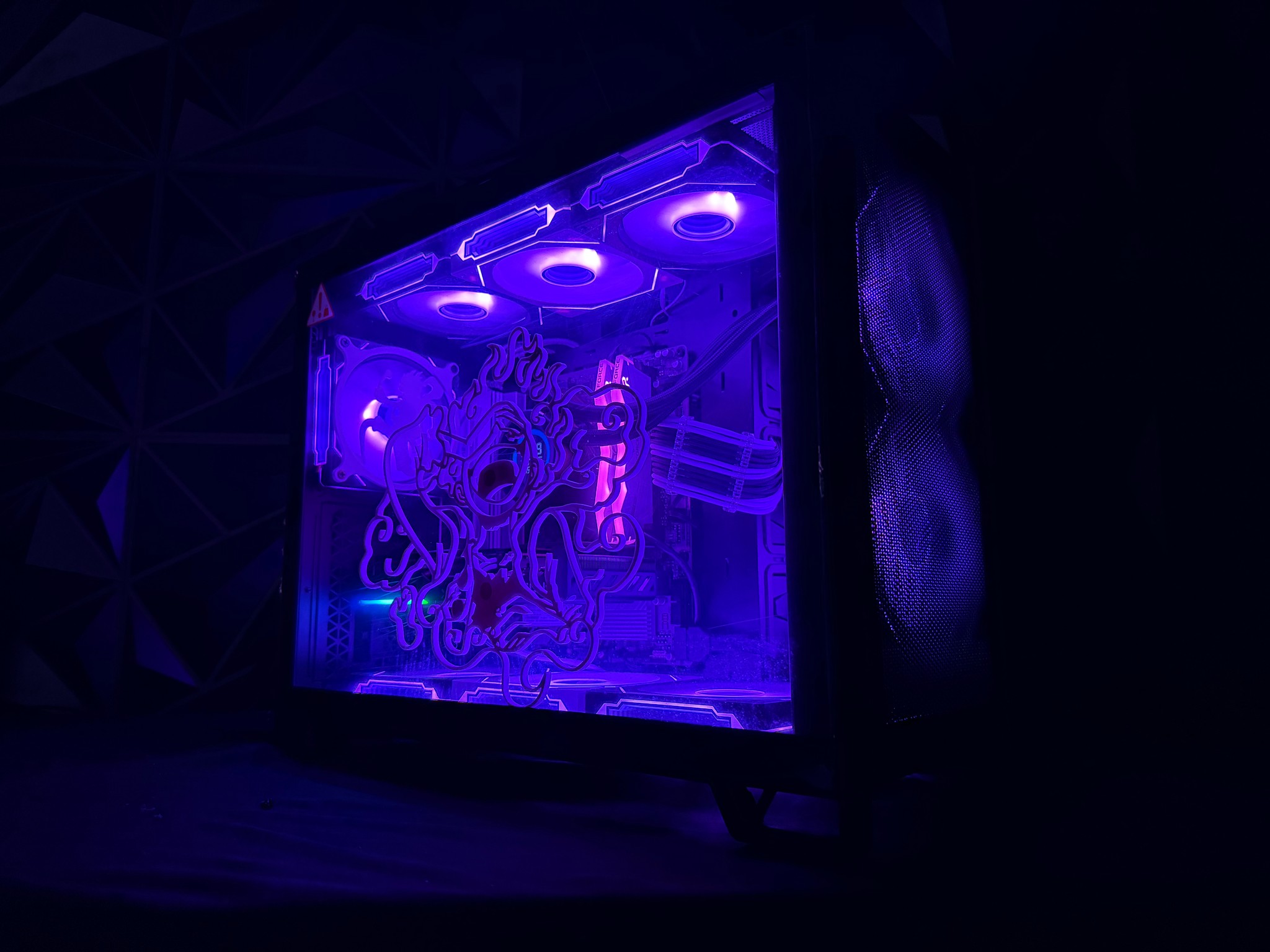 🔥🏴☠️ LUFFY GEAR 96 🏴☠️🔥Ryzen 5 9600X| RX 9060XT 16 GB | 16 GB DDR5|1.25 TB NVMe