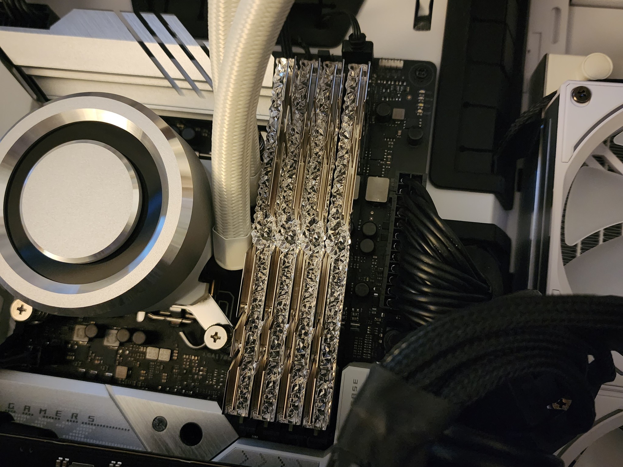 Gaming PC - RTX 4090, 64GB RAM, i9-13900k, 2TB NVME SSD