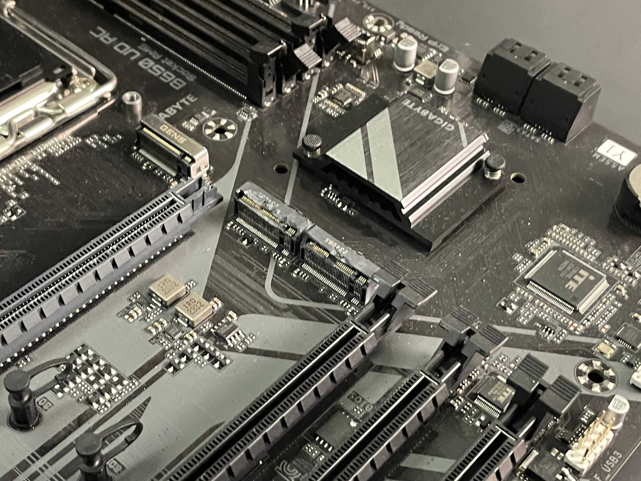 GIGABYTE B650 UD AC | **Read Description | Free Shipping
