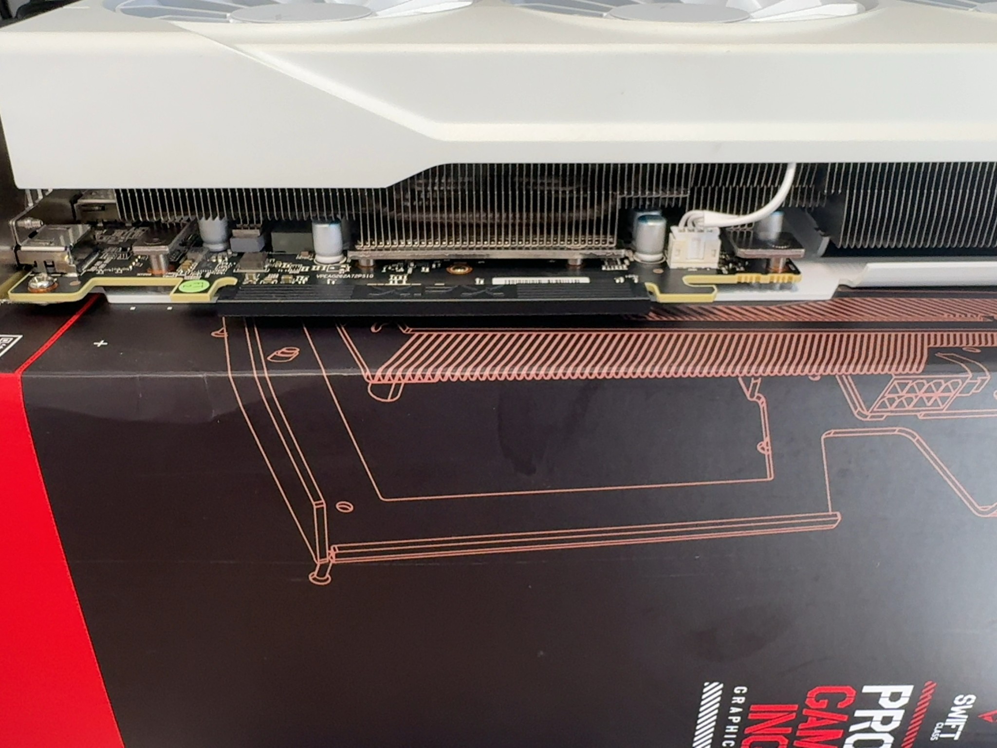 🔥 XFX RX 9060 XT SWIFT White OC – 16GB GDDR6 Triple Fan GPU (Great Condition)