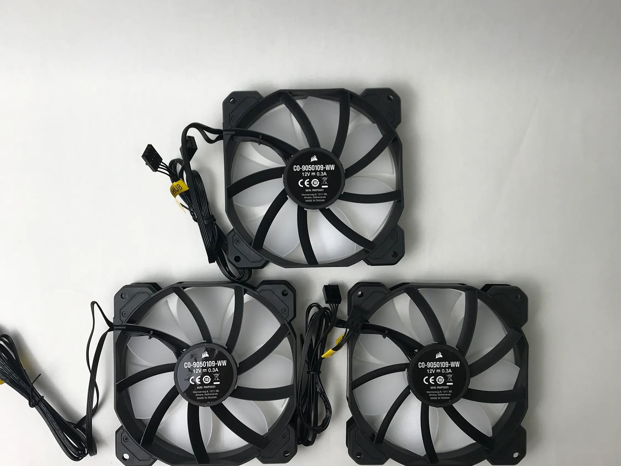 3 pack CORSAIR - iCUE SP120 RGB ELITE 120mm PWM Computer Case Fan with controller