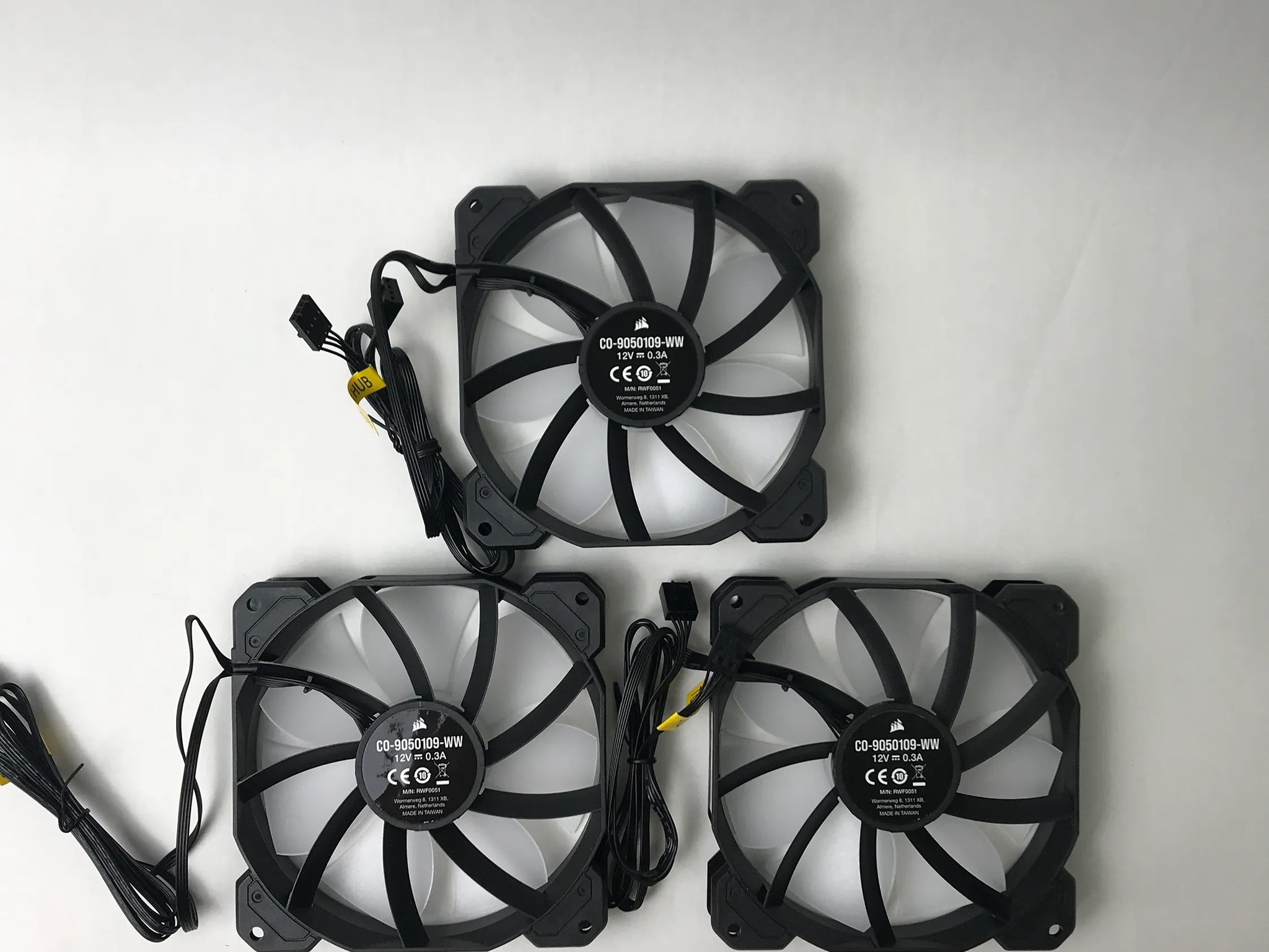3 pack CORSAIR - iCUE SP120 RGB ELITE 120mm PWM Computer Case Fan with controller