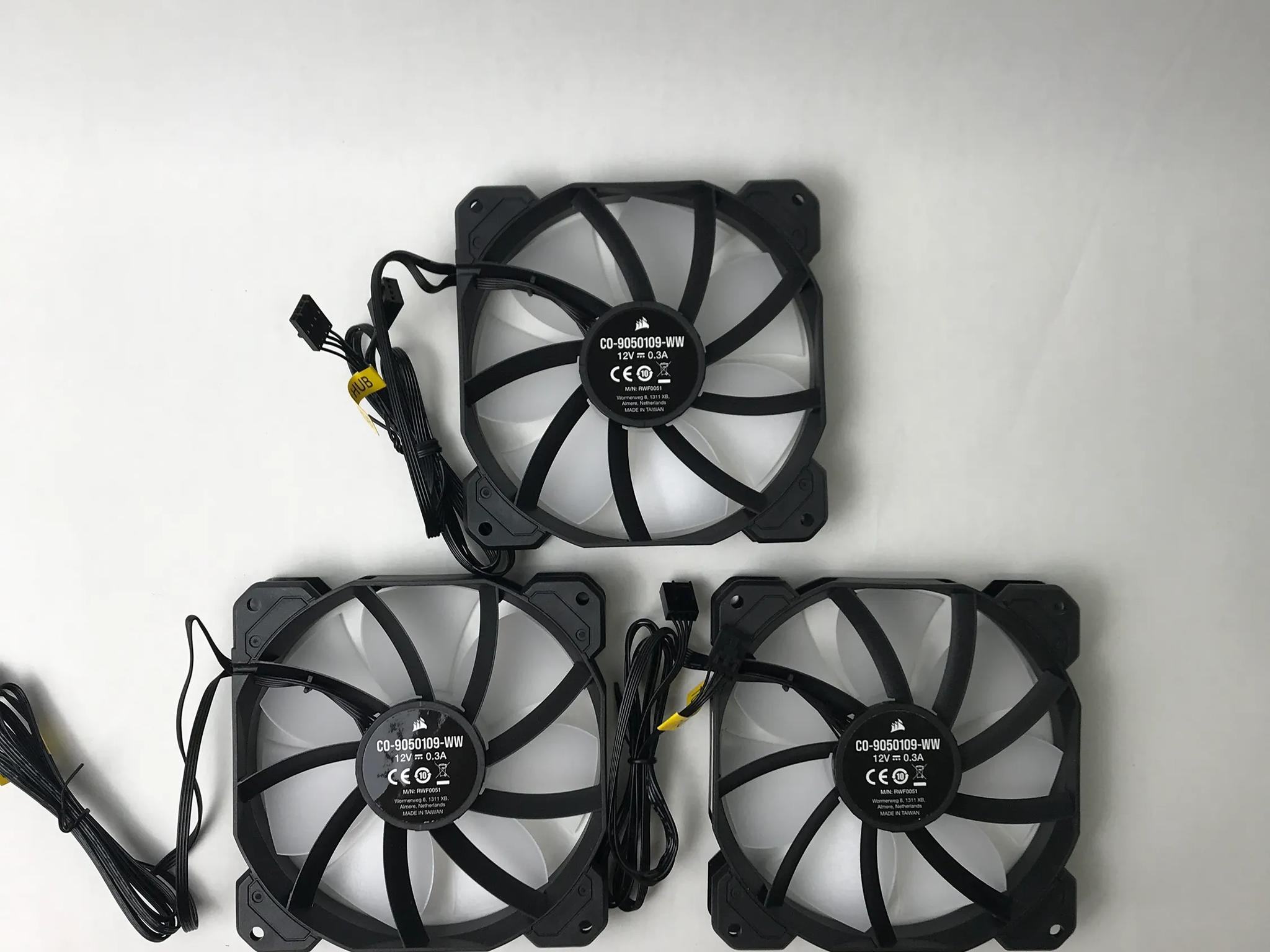 3 pack CORSAIR - iCUE SP120 RGB ELITE 120mm PWM Computer Case Fan with controller