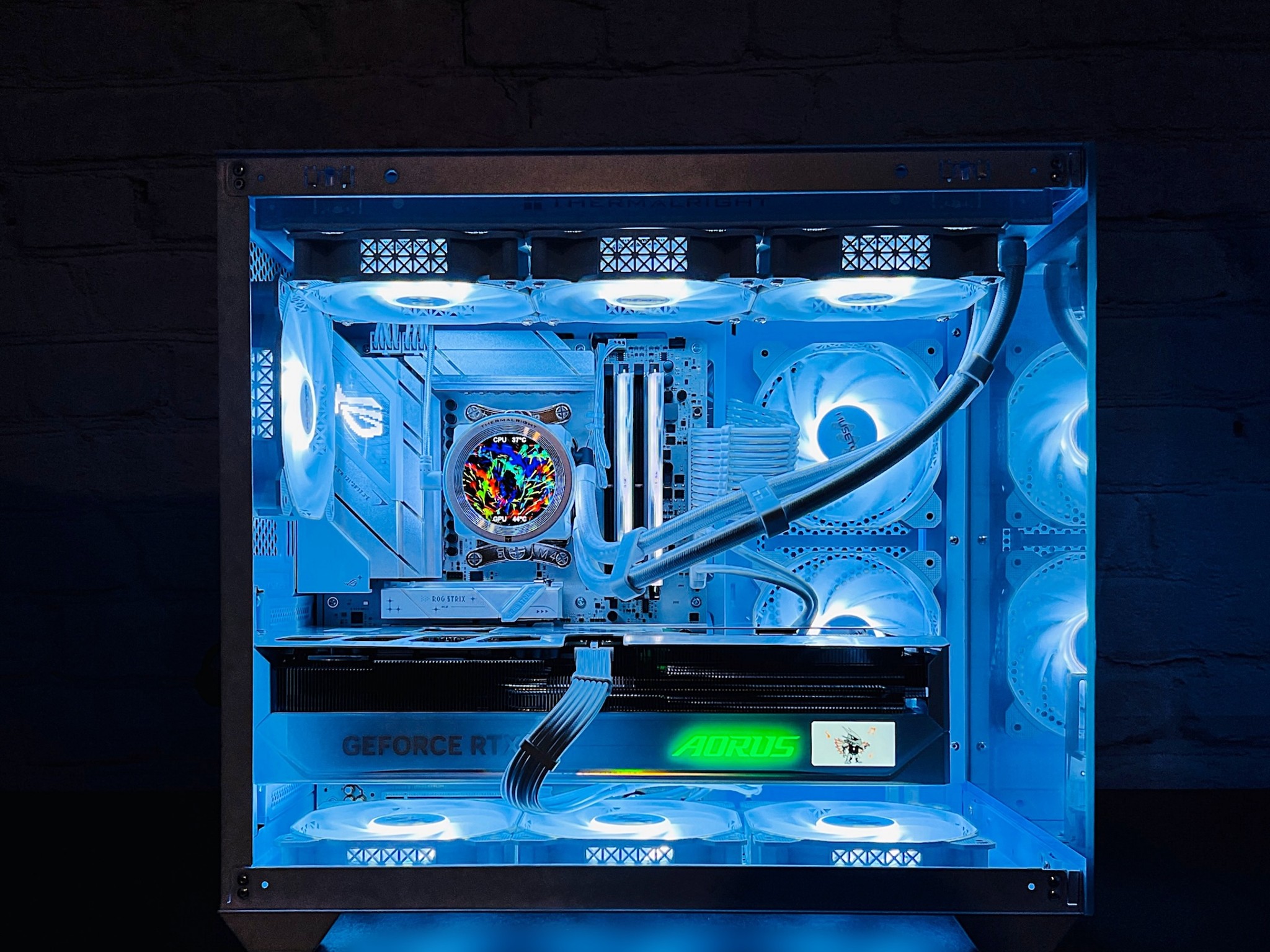 5080 AORUS MASTER ICE Ryzen 7 9800X3D 32GB DDR5 2TB M.2 WIFI 7 Win 11 Pro