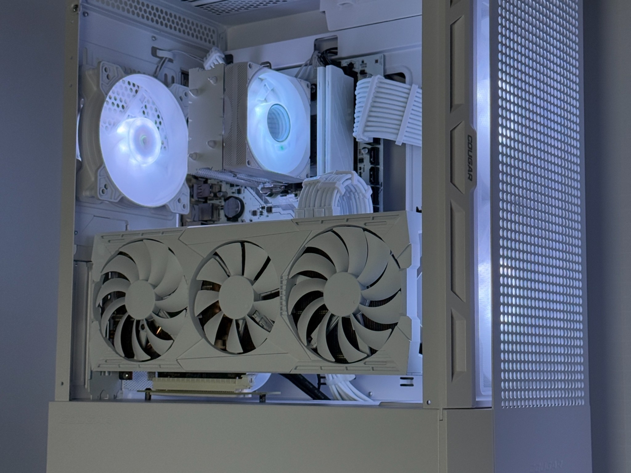 ⚪️FROSTBYTE STRIKER⚪️ 5700XT | RYZEN 5 | 16GB DDR4 | 1TB M.2