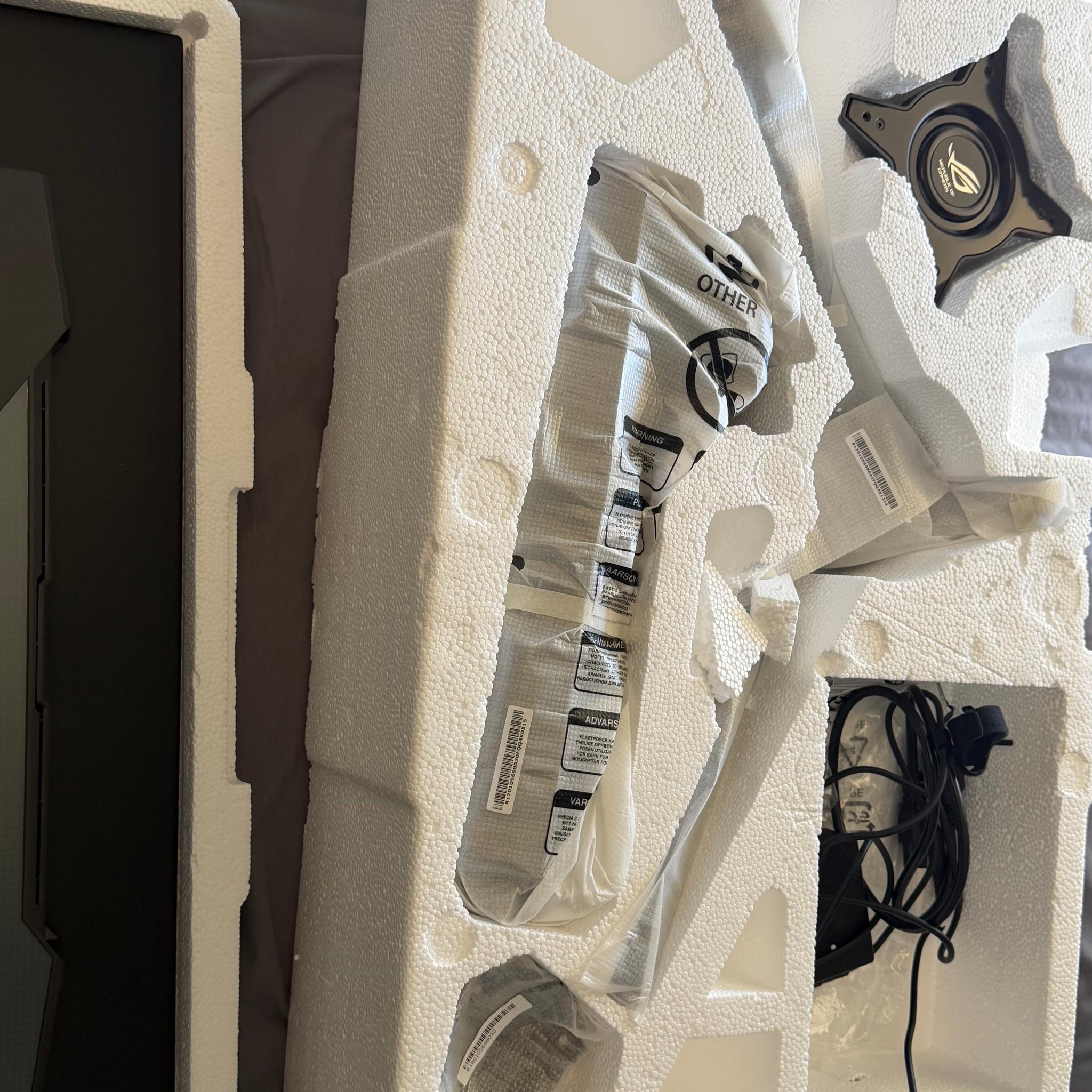 ASUS ROG SWFT OLED PG27AQDM