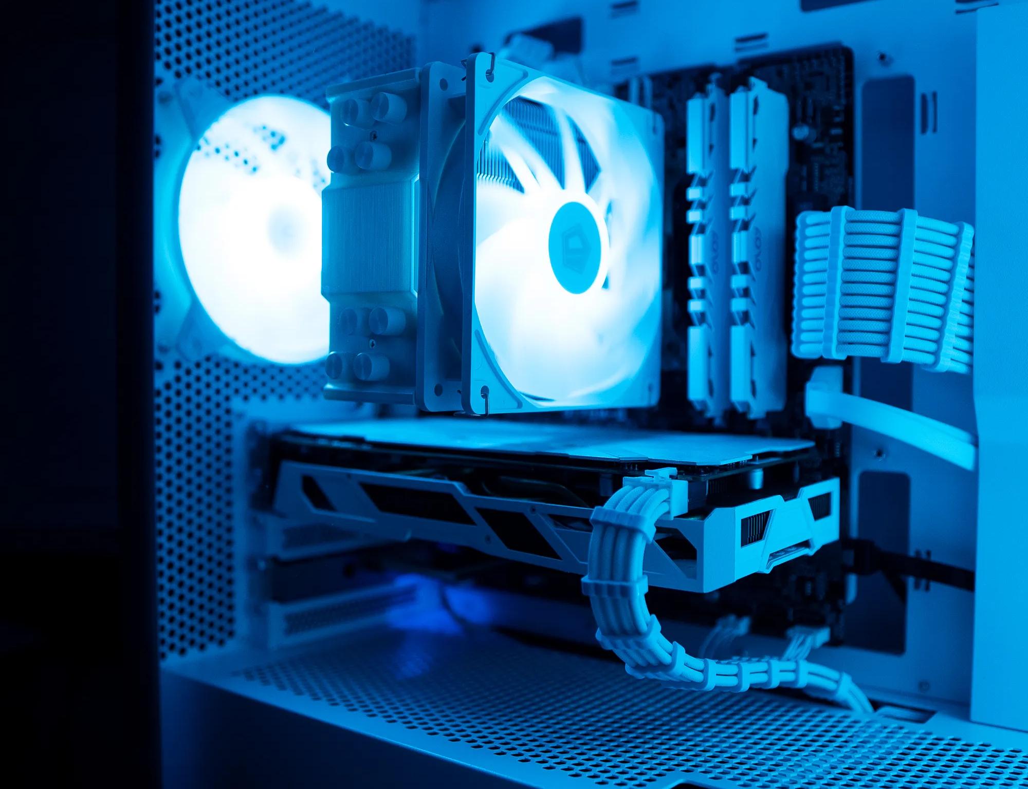 ❄️🌨| INTEL i5 7600K | RX 480 | 16GB DDR4 RAM | 1TB Western Digital SSD | Arctic Freeze |