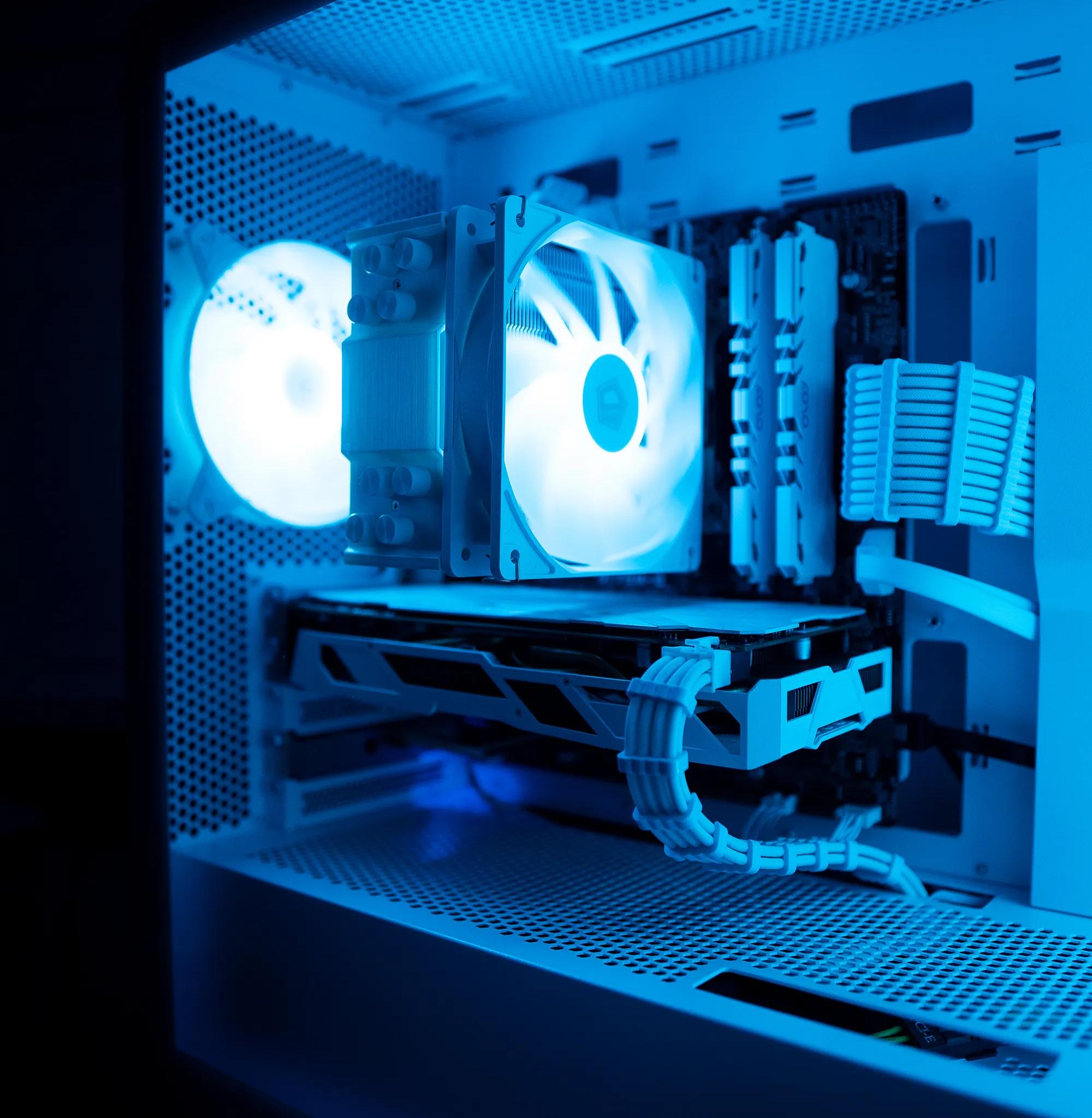 ❄️🌨| INTEL i5 7600K | RX 480 | 16GB DDR4 RAM | 1TB Western Digital SSD | Arctic Freeze |