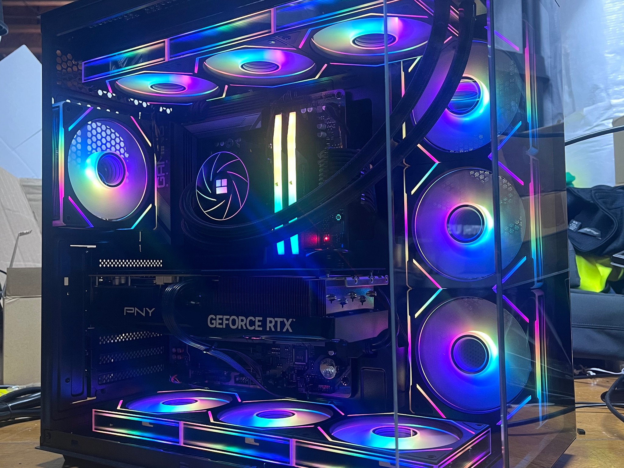 RTX 5070 Ti | Ryzen 9 7950X3D | 32 GB 6000MHz RAM | 1 Terabyte NVME Gaming PC