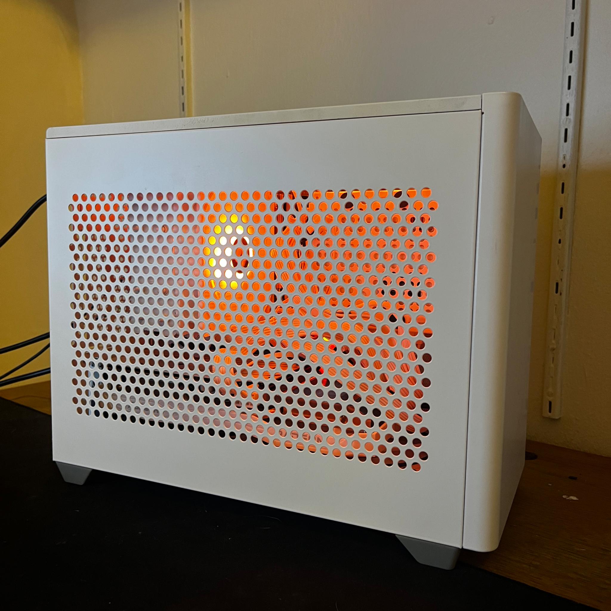 COMPACT ITX WHITE RGB GAMING PC