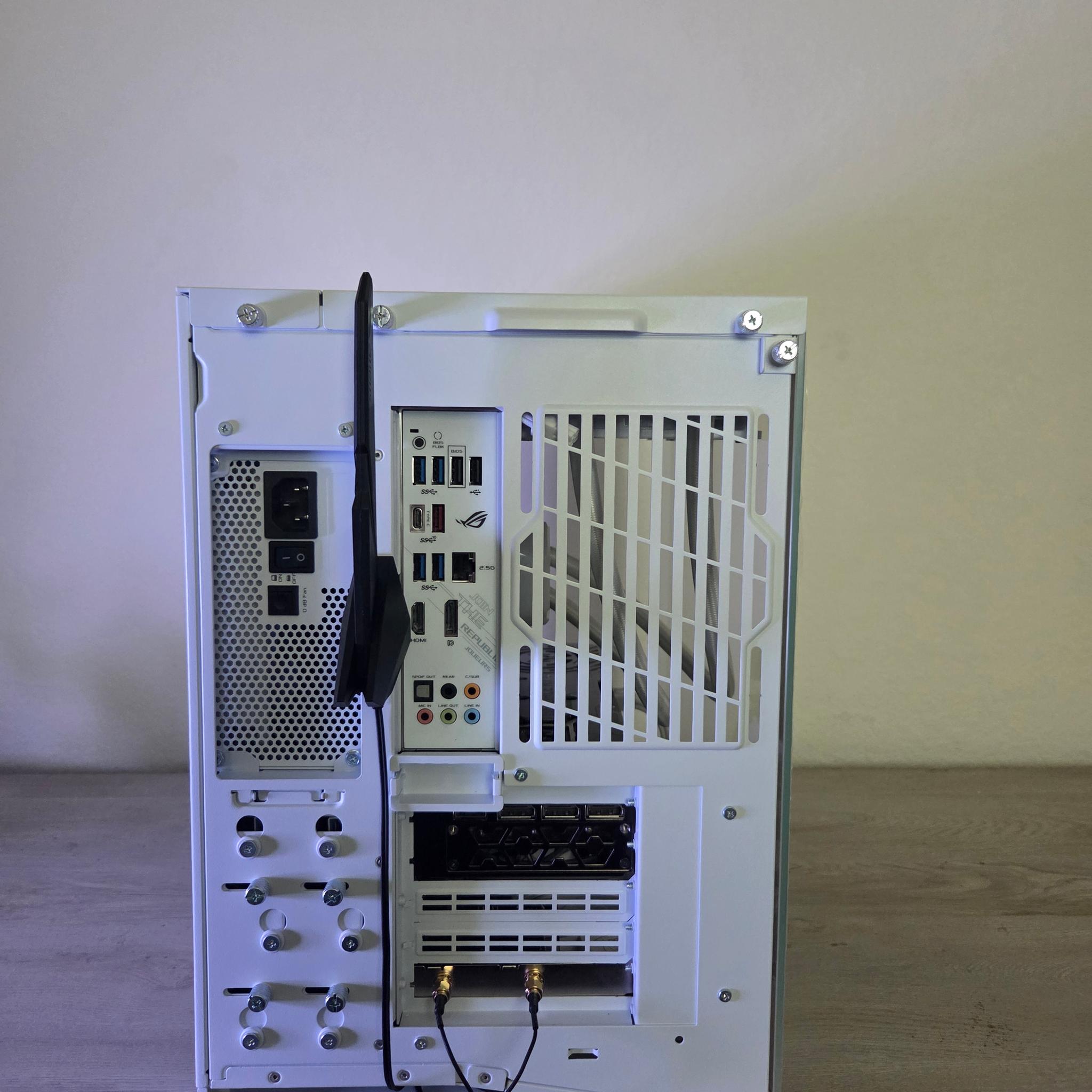 🧊 Beautiful Snow Den Gaming PC 💠