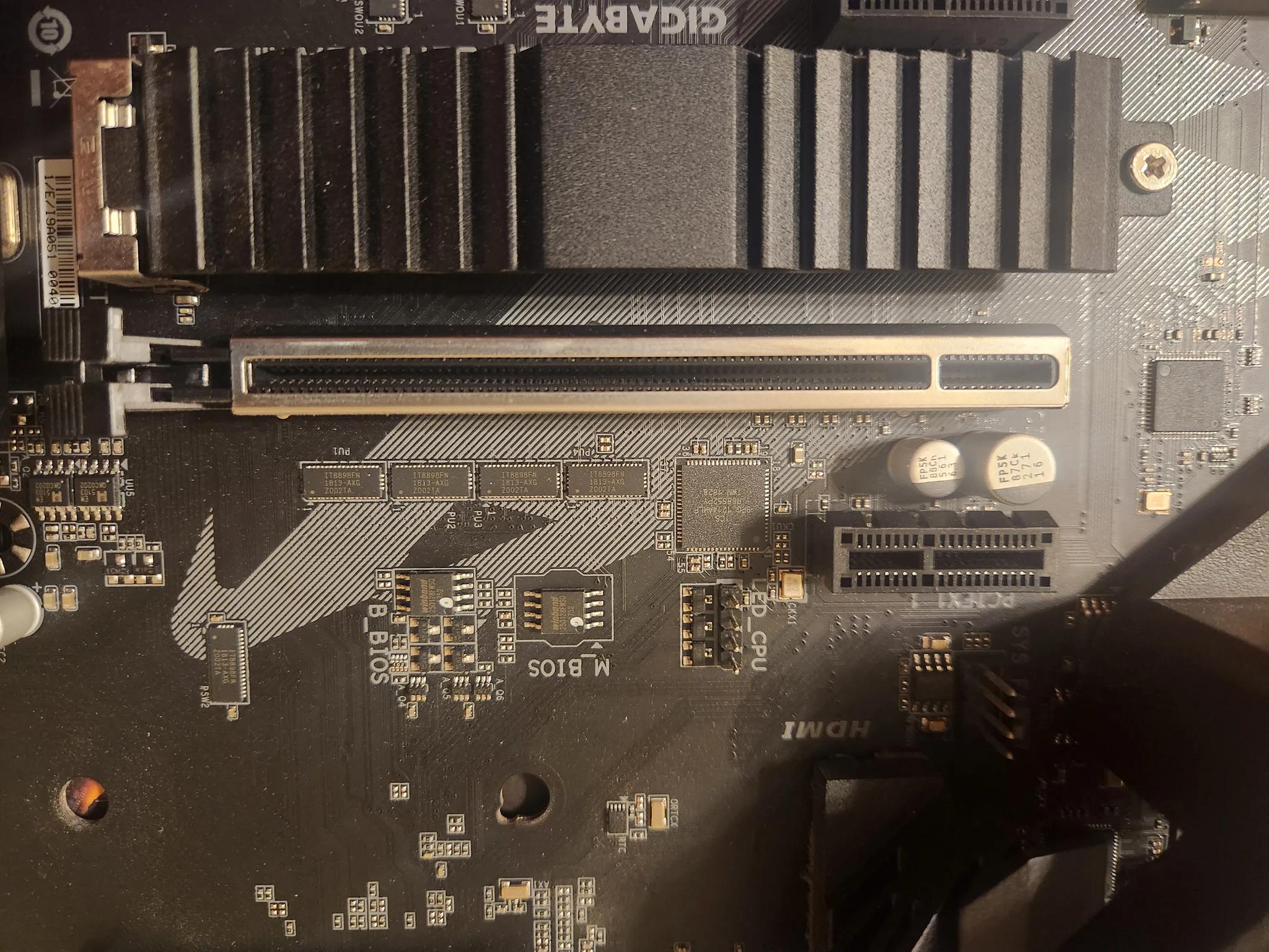 GIGABYTE X470 AORUS Ultra Gaming AM4 ATX AMD Motherboard Socket Ryzen
