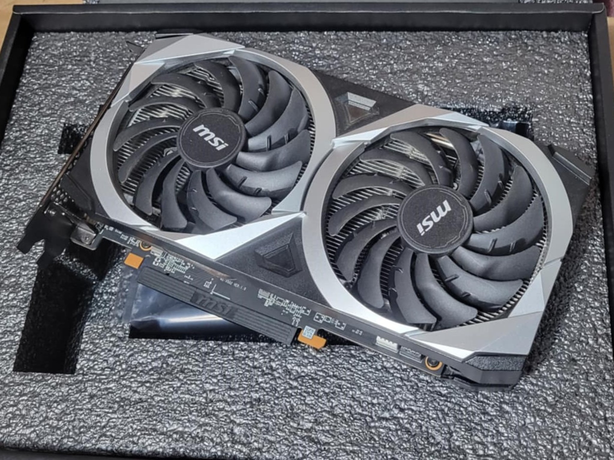 MSI MECH 2X 6600 8GB GPU