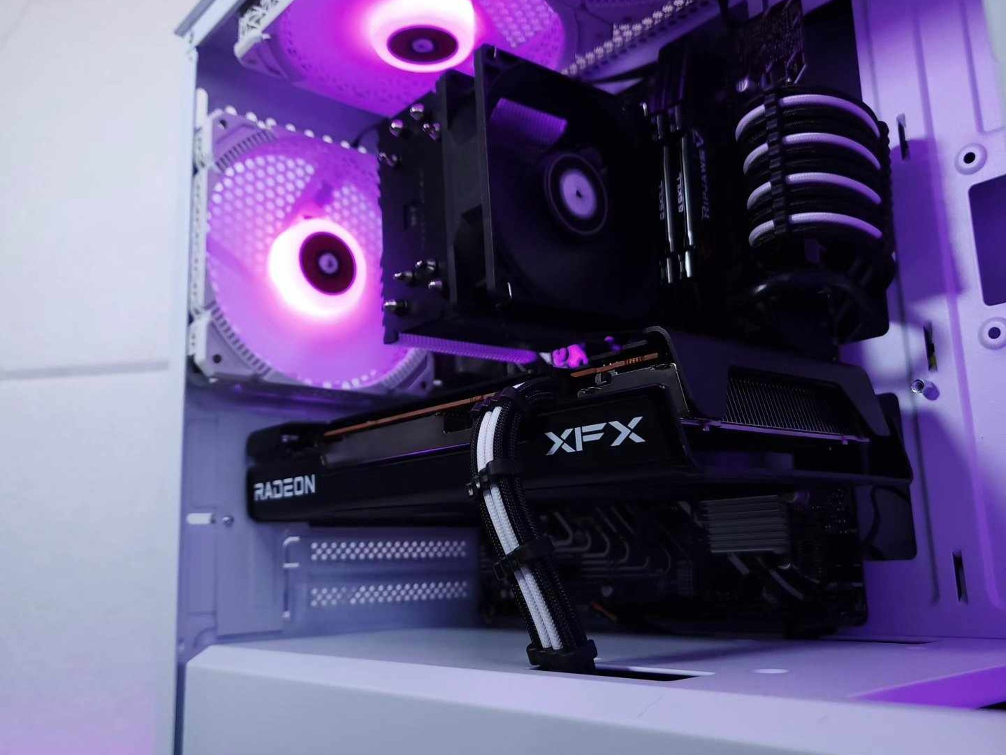 💜🤍RX 7600 | i5 12400F | 16GB 3600MHz | 1TB NVMe