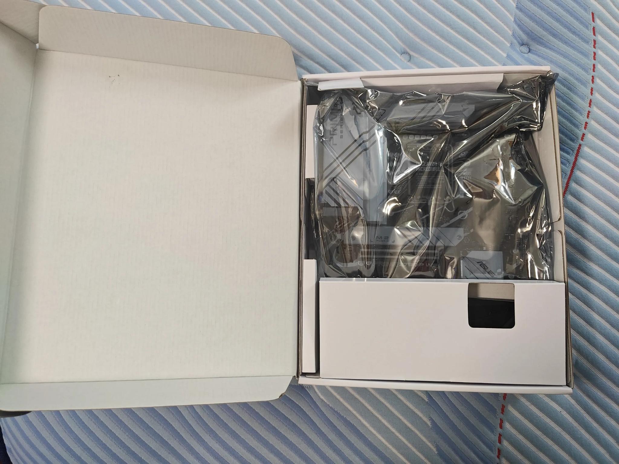 BEWARE: This is price accordingly due to *BENT PINS* ASUS PRIME Z790-P WIFI