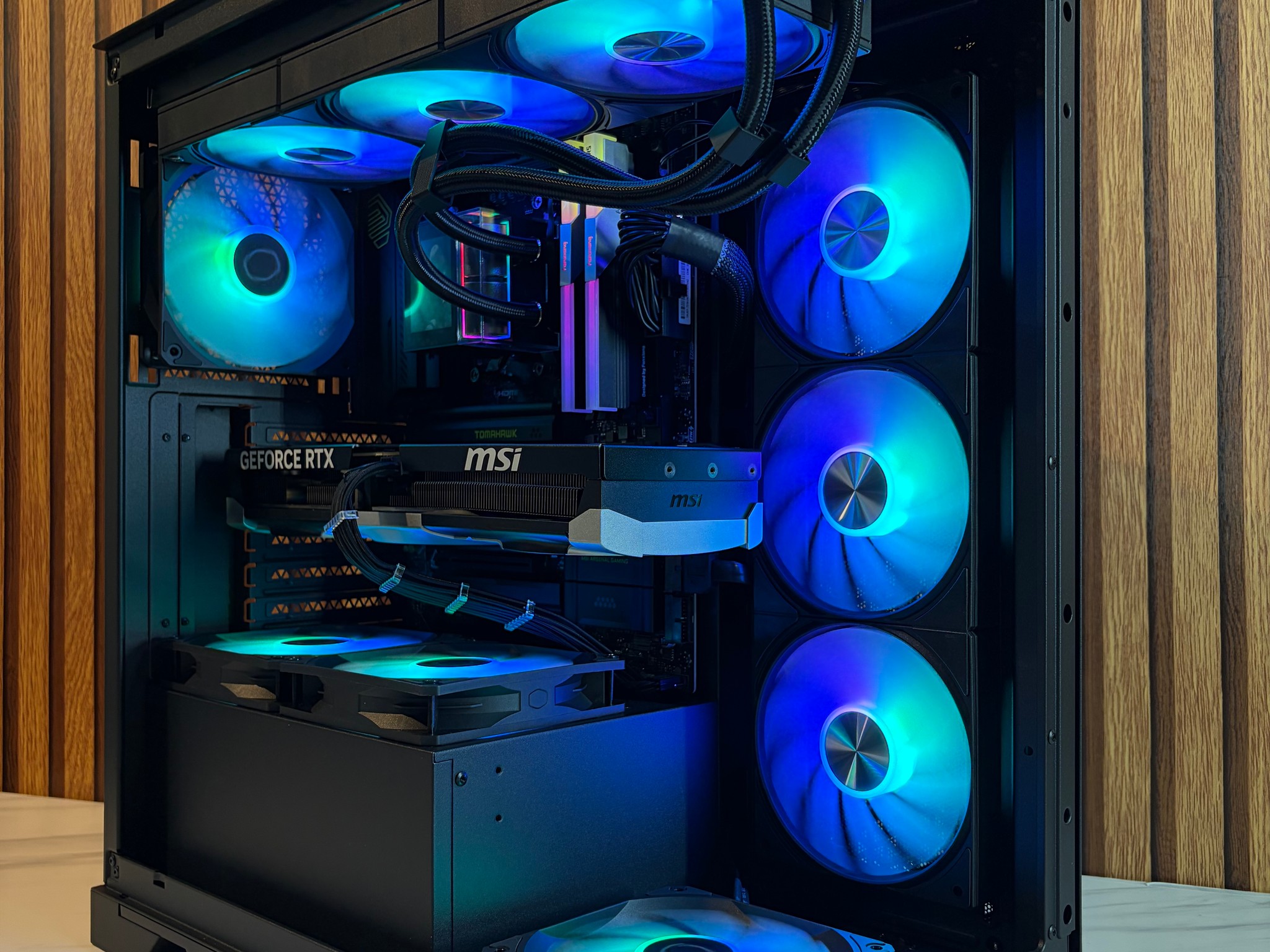 RTX 5080 | RYZEN 7 9800x3d | 48GB DDR5 7200MHZ | 2TB NVME | X870 MOTHERBOARD | 1300W