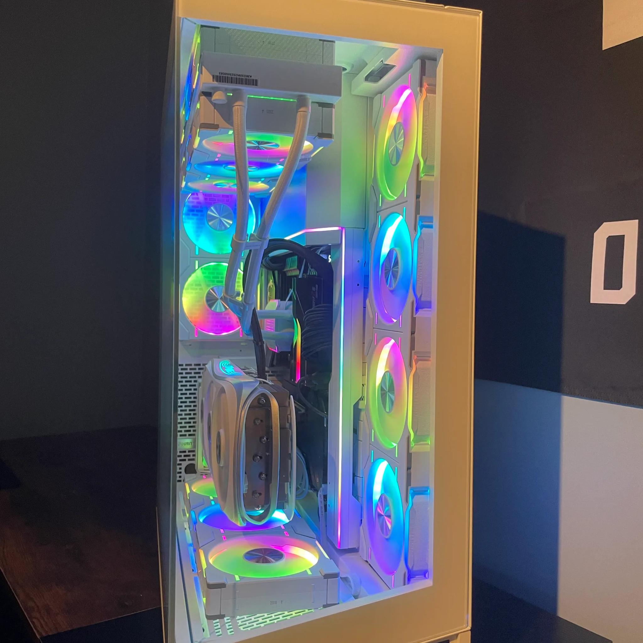ZOTAC GAMING GeForce RTX 4090 Trinity OC White Edition