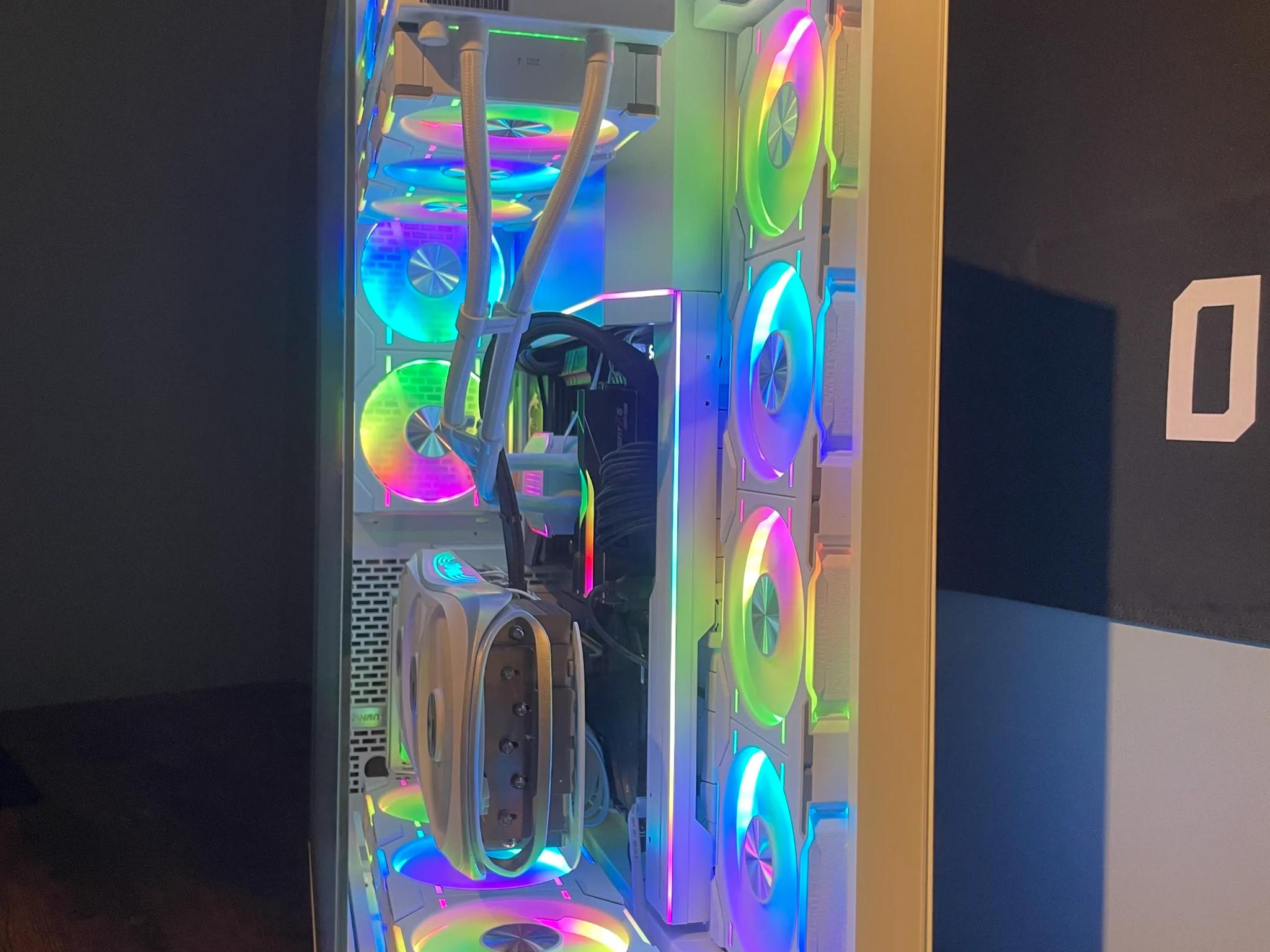 ZOTAC GAMING GeForce RTX 4090 Trinity OC White Edition
