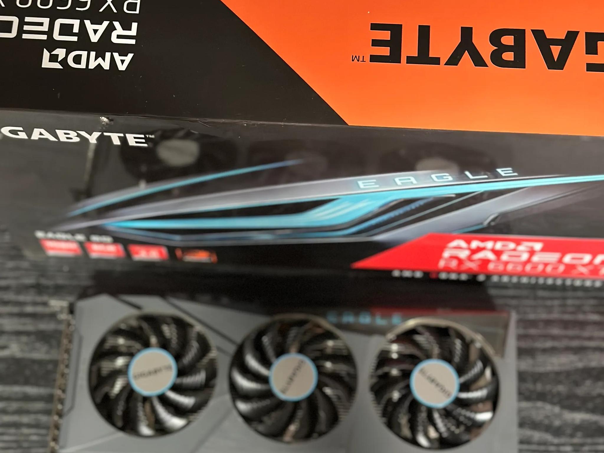GIGABYTE Radeon RX 6600 XT EAGLE 8G Graphics Card, WINDFORCE 3X Cooling System