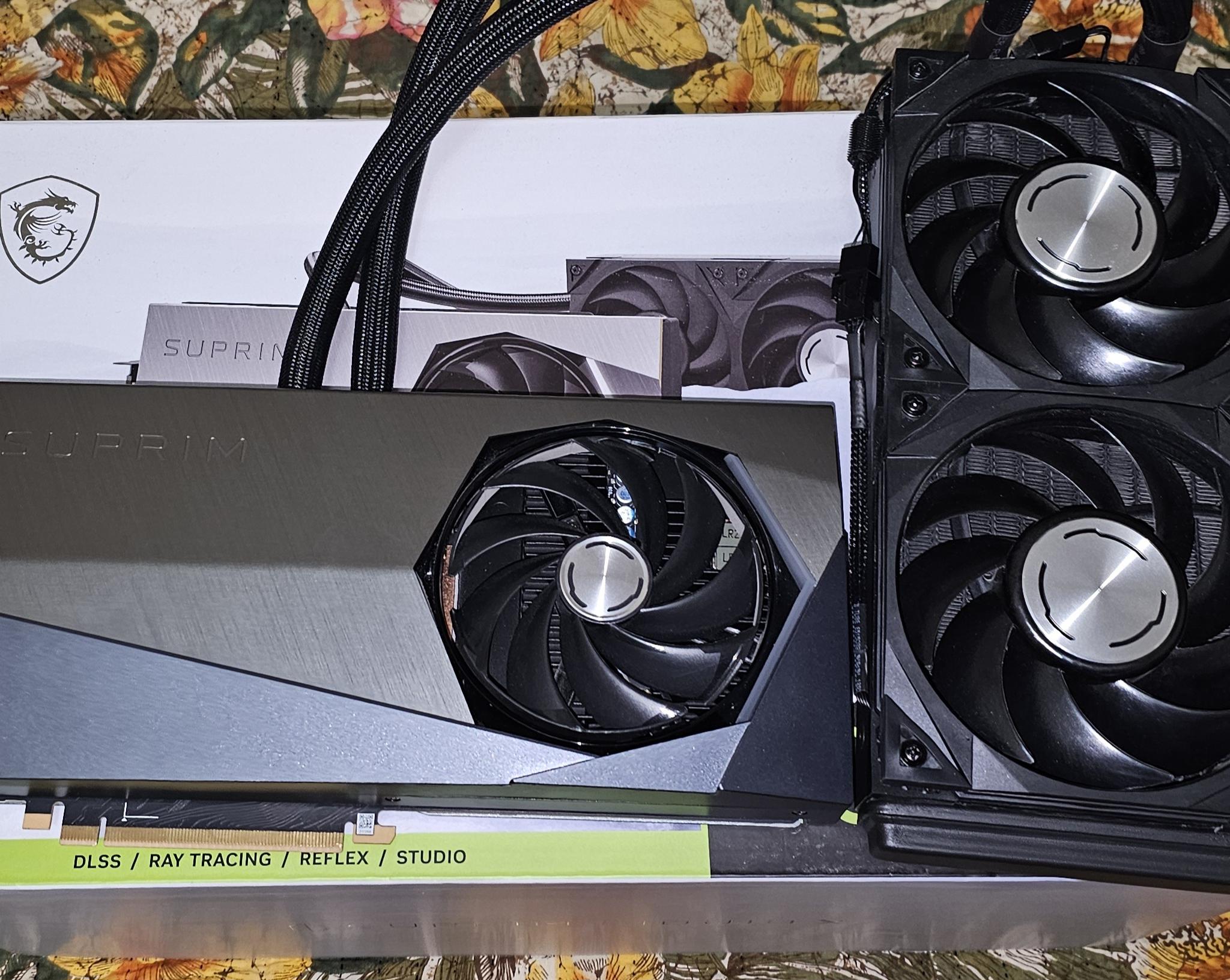 RTX 4090 MSI Supreme Liquid X