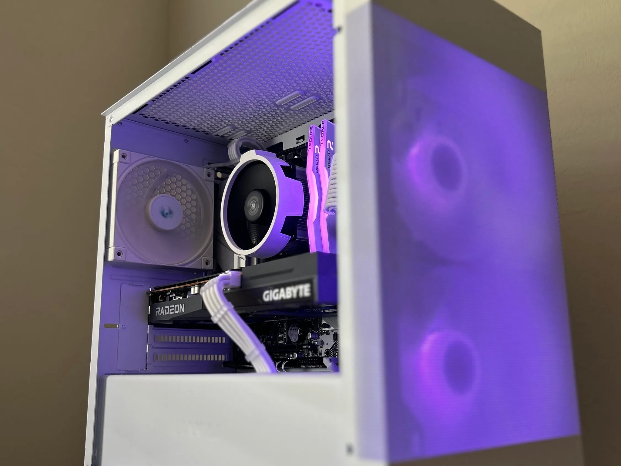 Ryzen 5 3600 | RX6600 | 16GB RAM | 500GB Gen 3 NVME