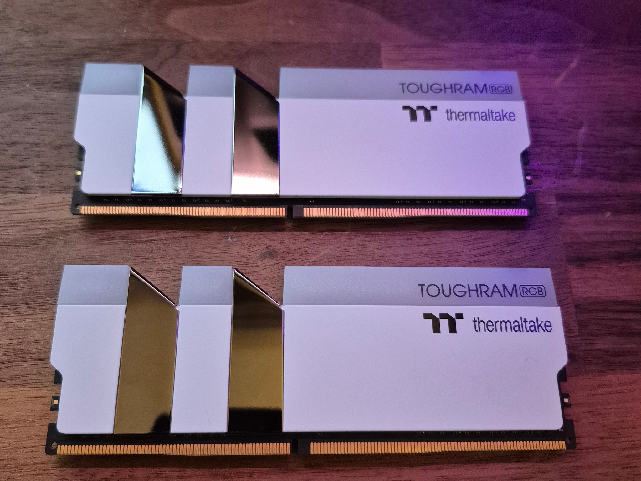 THERMALTAKE 16 GB DDR4 RGB RAM