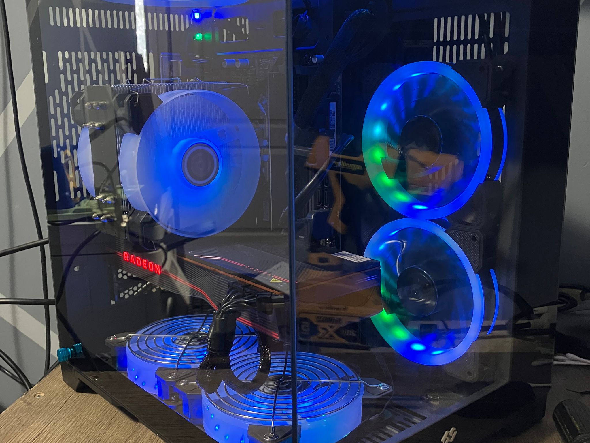 i7-9700 | RX 5700 XT | 16 GB Ram | 512 GM NVMe | 600W PSU | Win 11 Pro | RGB | Tempered Glass