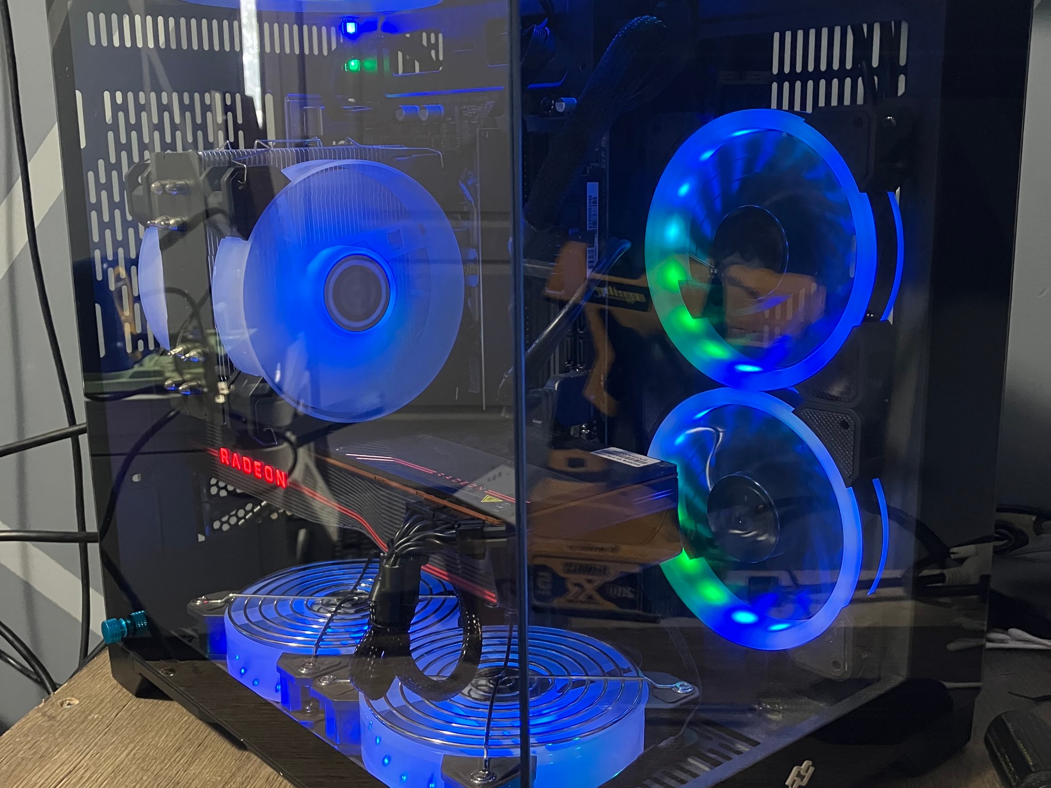 i7-9700 | RX 5700 XT | 16 GB Ram | 512 GM NVMe | 600W PSU | Win 11 Pro | RGB | Tempered Glass