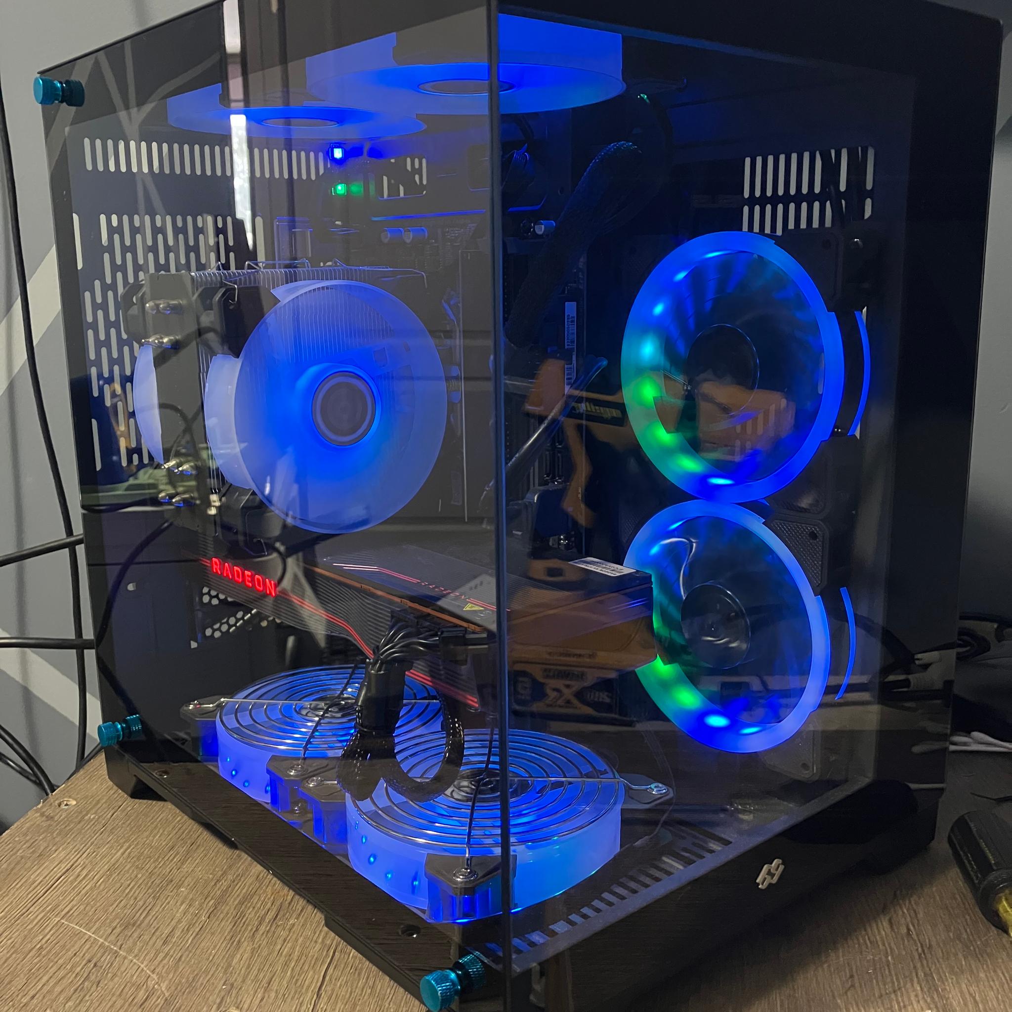 i7-9700 | RX 5700 XT | 16 GB Ram | 512 GM NVMe | 600W PSU | Win 11 Pro | RGB | Tempered Glass