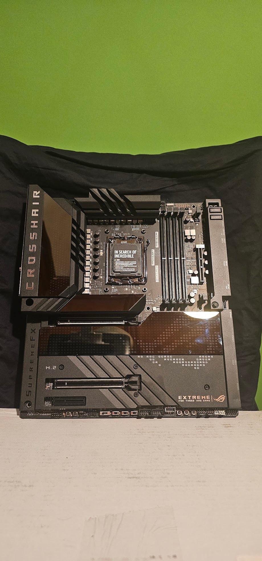 Asus ROG Crosshair X670E Extreme