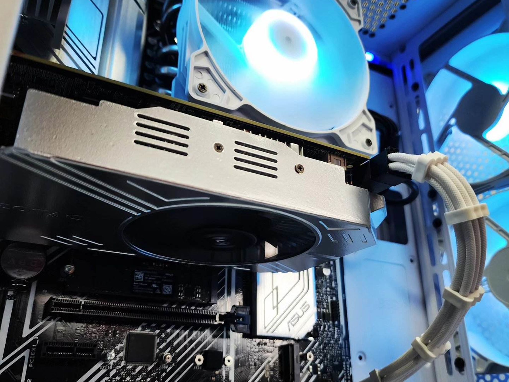 💙🤍💙 GTX 1060 6GB // Intel Core i3 10105F // Silicon Power 16GB 3200MHz