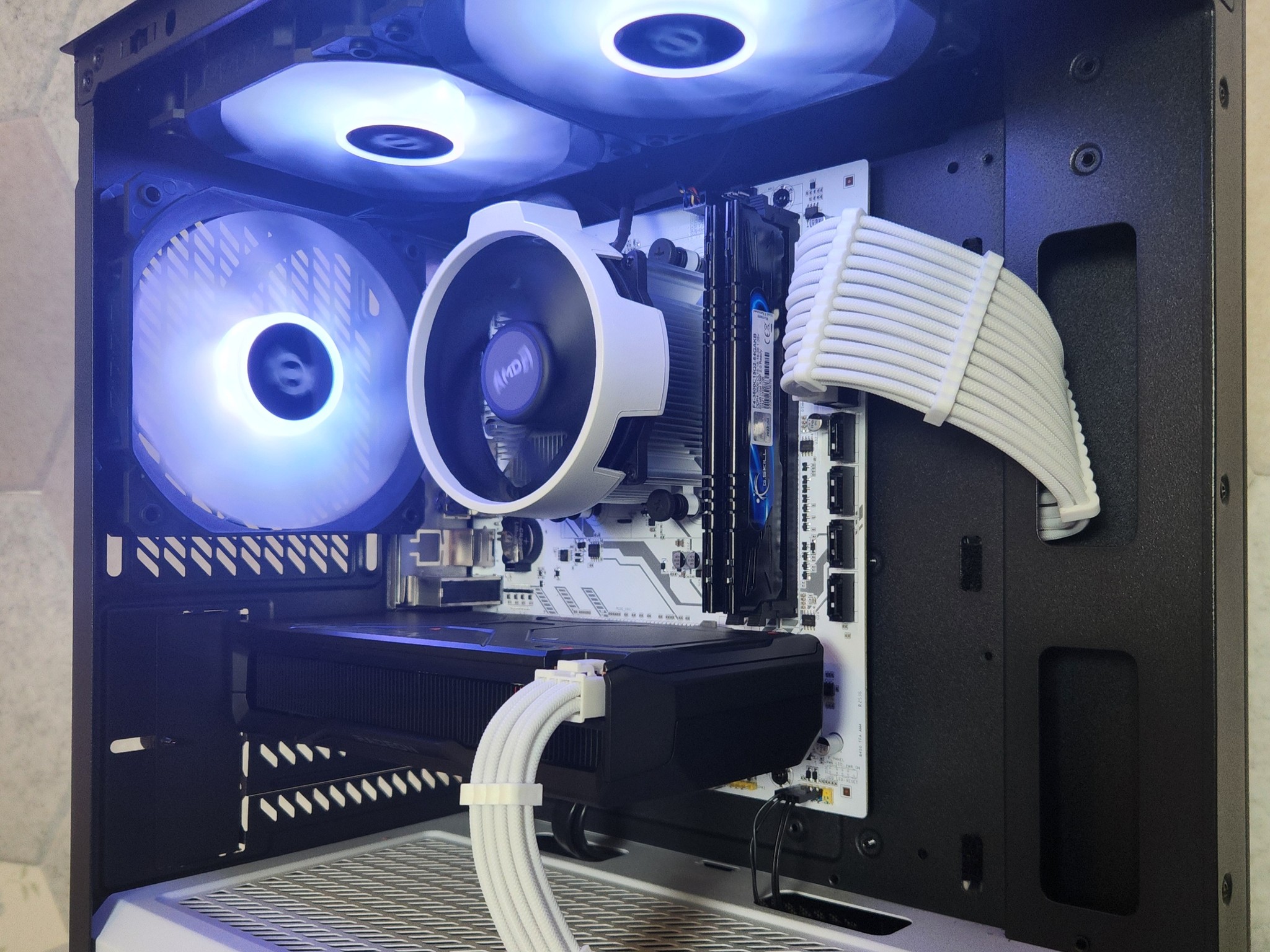 🤍🖤Oreo Gaming PC | RX 7600 | Ryzen 5 3600 | 16GB RAM | 512GB M.2 SSD | WIFI/BT | Windows 11 |