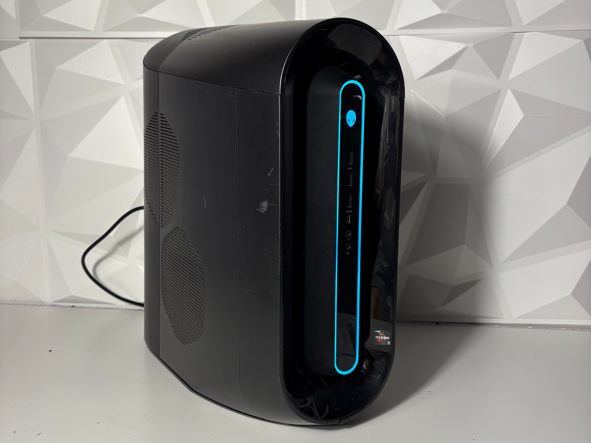 😡💢 //Alienware// 💢😡 - Ryzen 7 3700X, RX 5700 XT, 1TB SSD, 16GB DDR4 by EXT PC