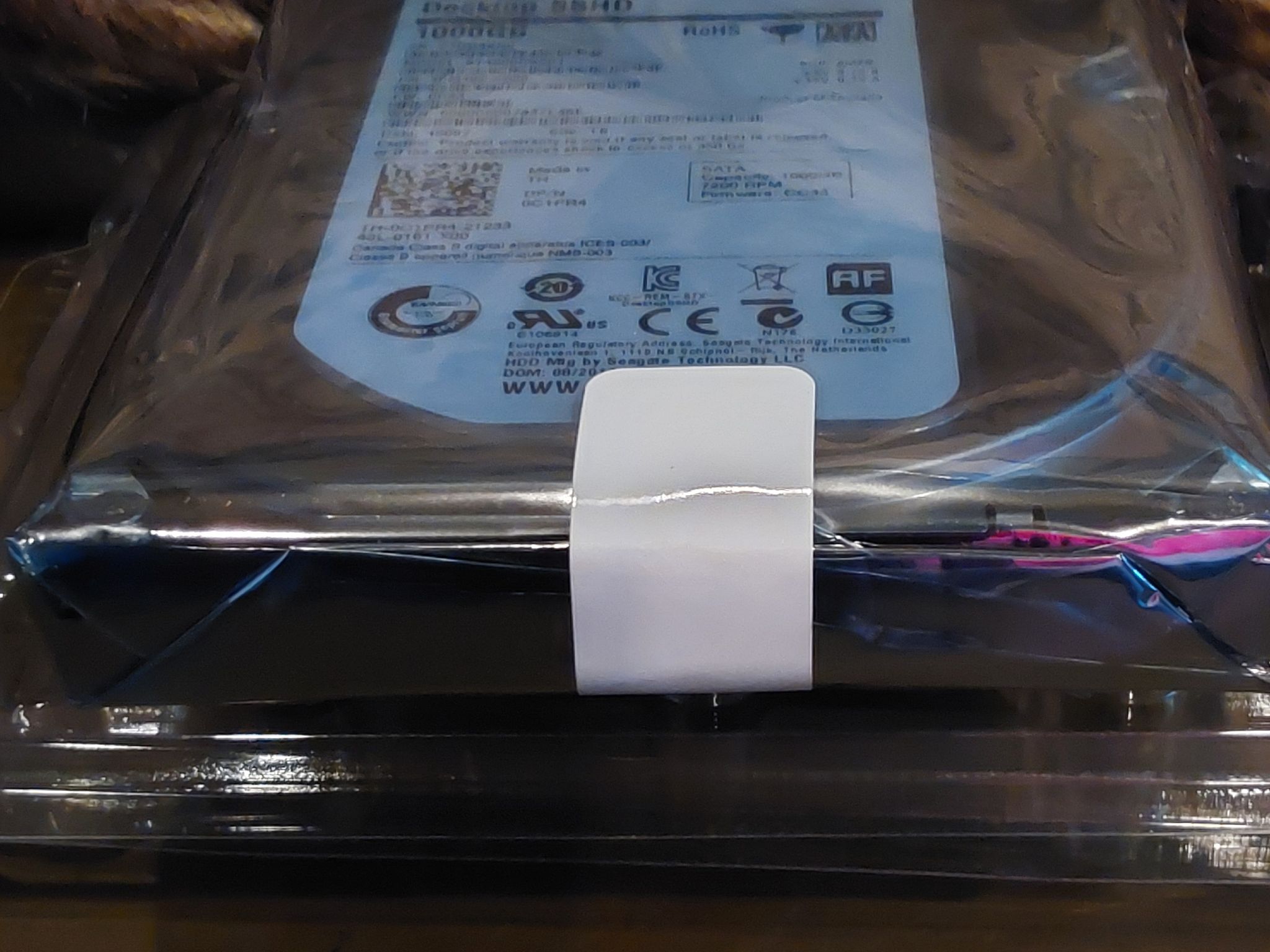NEW SEAGATE 1TB 3.5 in. SOLID STATE HYBRID DRIVE (SSHD)