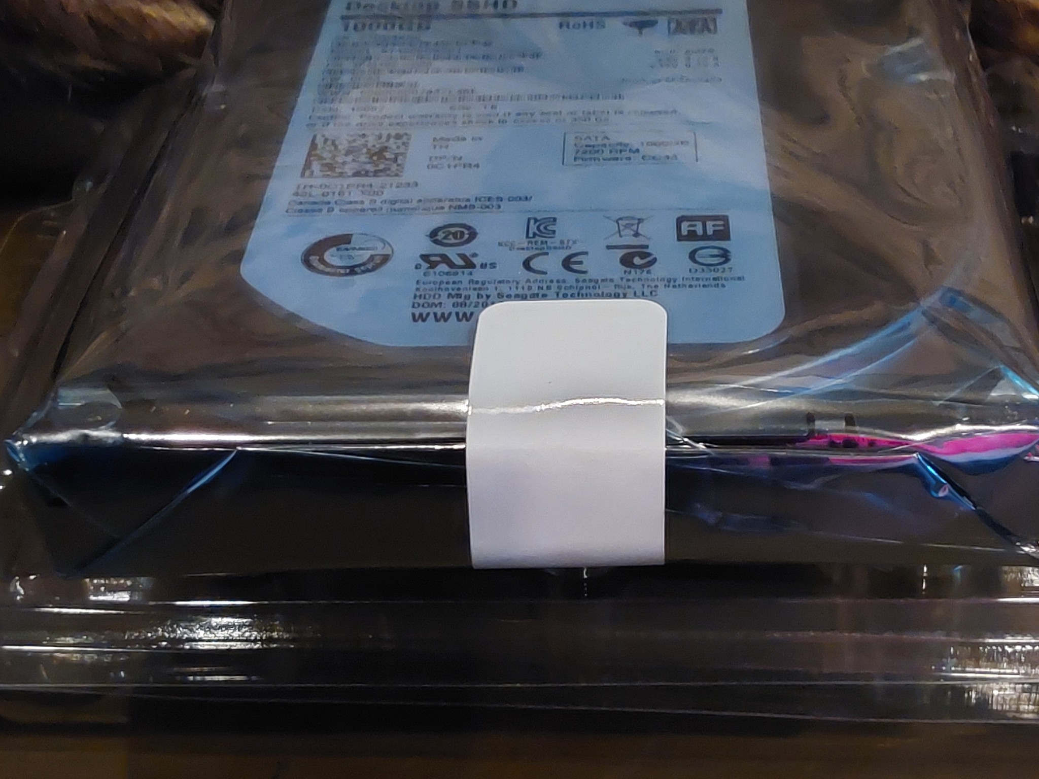 NEW SEAGATE 1TB 3.5 in. SOLID STATE HYBRID DRIVE (SSHD)