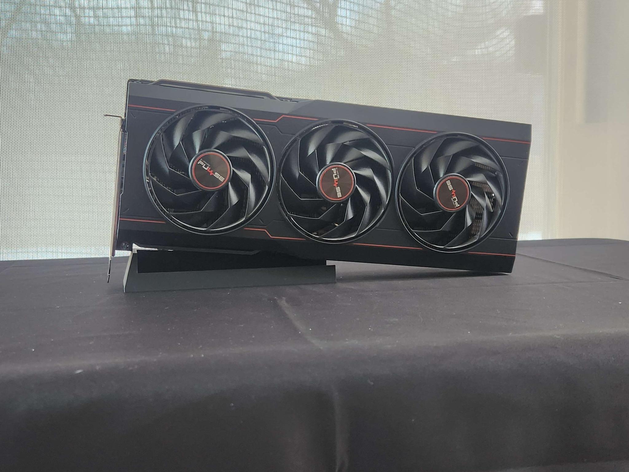 Sapphire PULSE Radeon RX 7900 XT