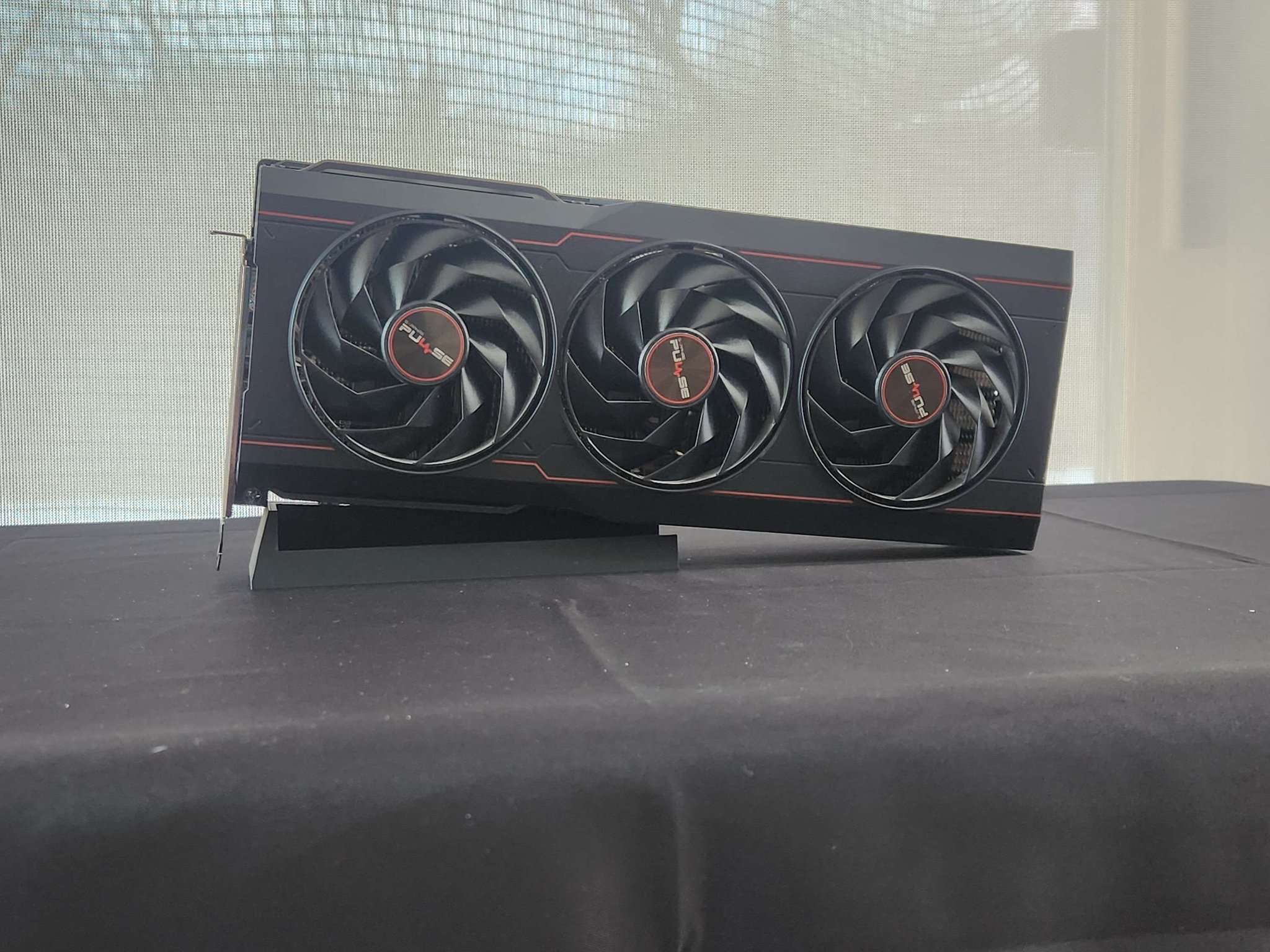 Sapphire PULSE Radeon RX 7900 XT