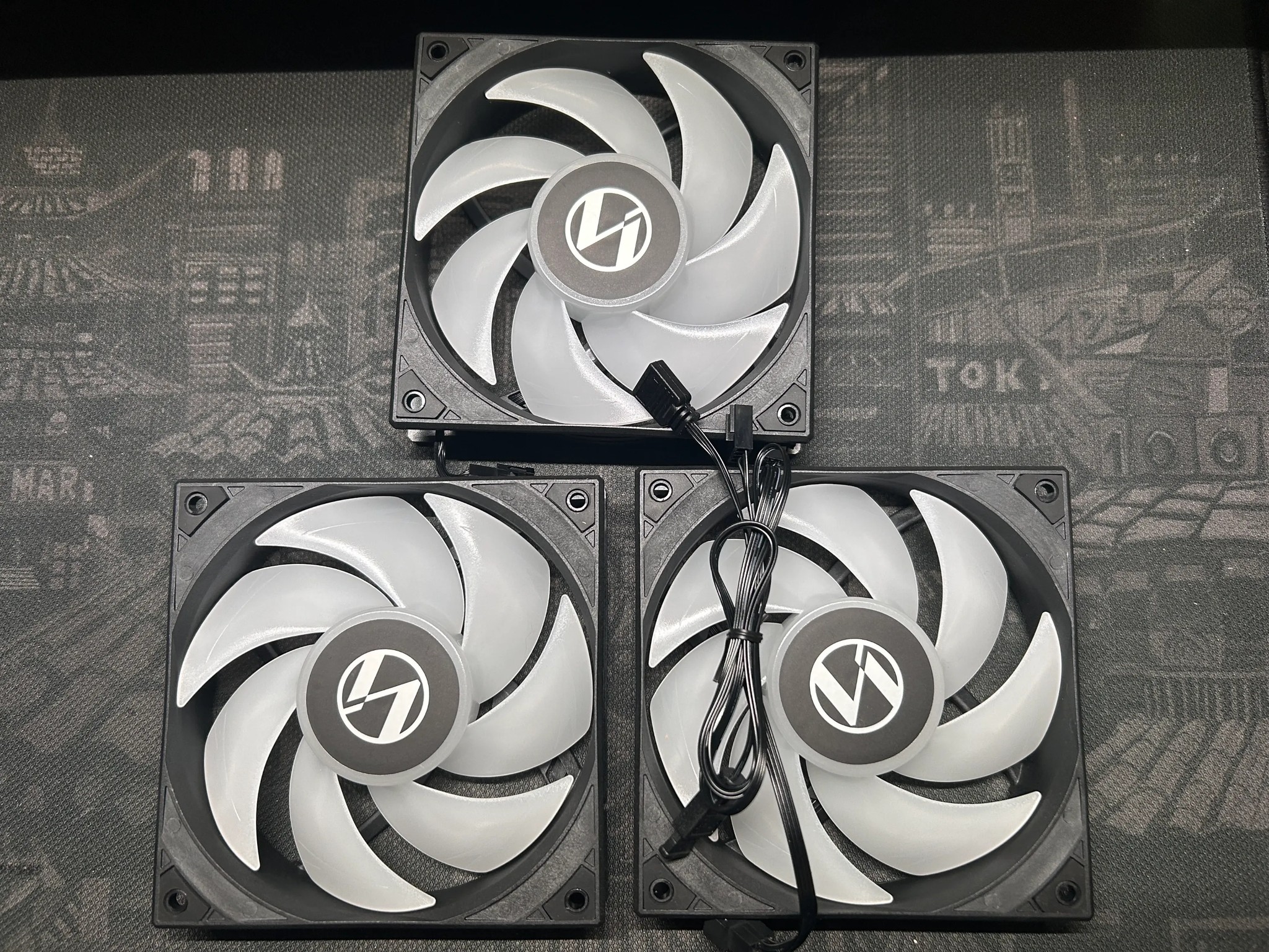 Lian Li DC 12V 300-2500RPM ARGB 120MM FANS - DAISY CHAINED FOR CLEAN LOOKS!
