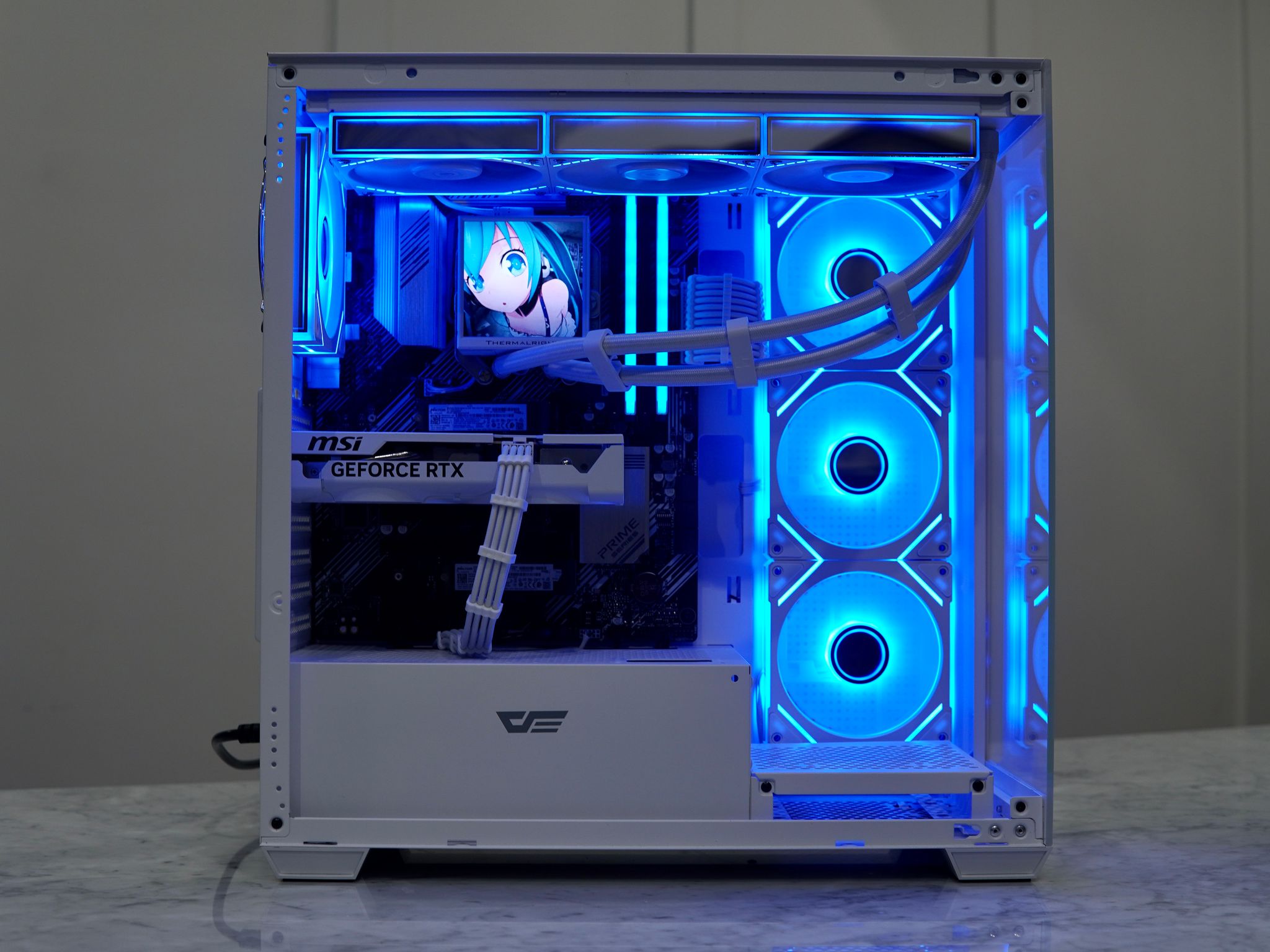 RTX 5060 8gb, Ryzen 5 5600X3D, White Gaming PC