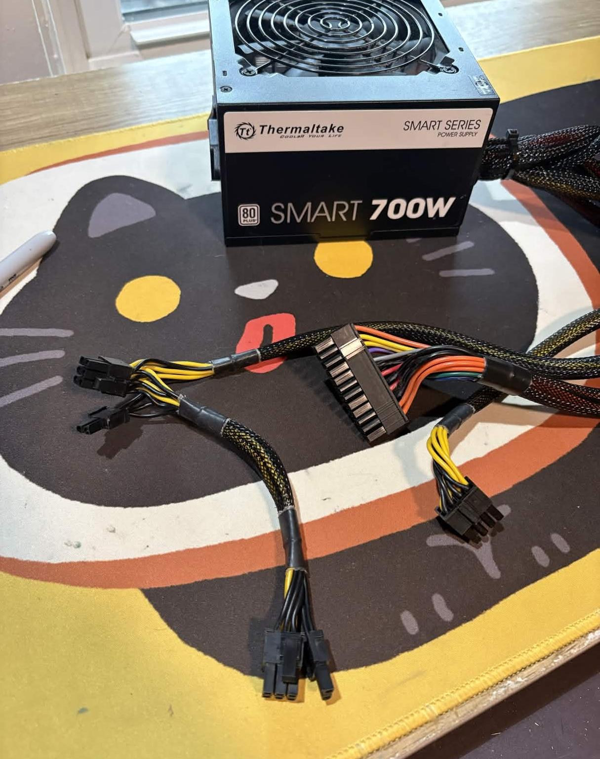 Thermaltake Smart 700W