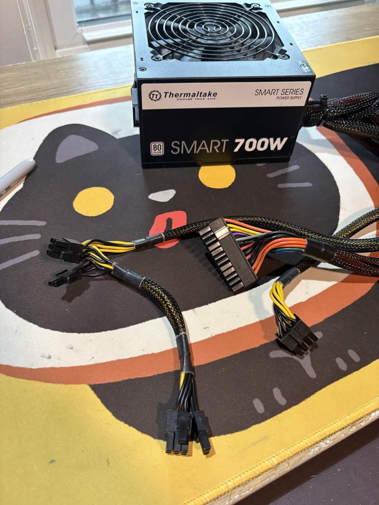 Thermaltake Smart 700W