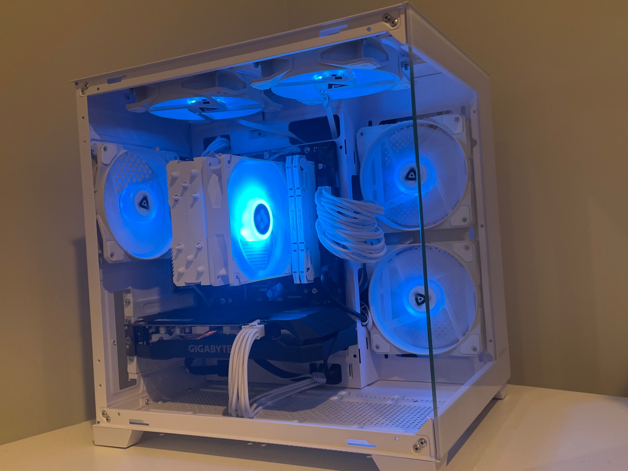 White Gaming Pc Gtx 1660 6gb, Ryzen 5 3600, Ram 16gb,