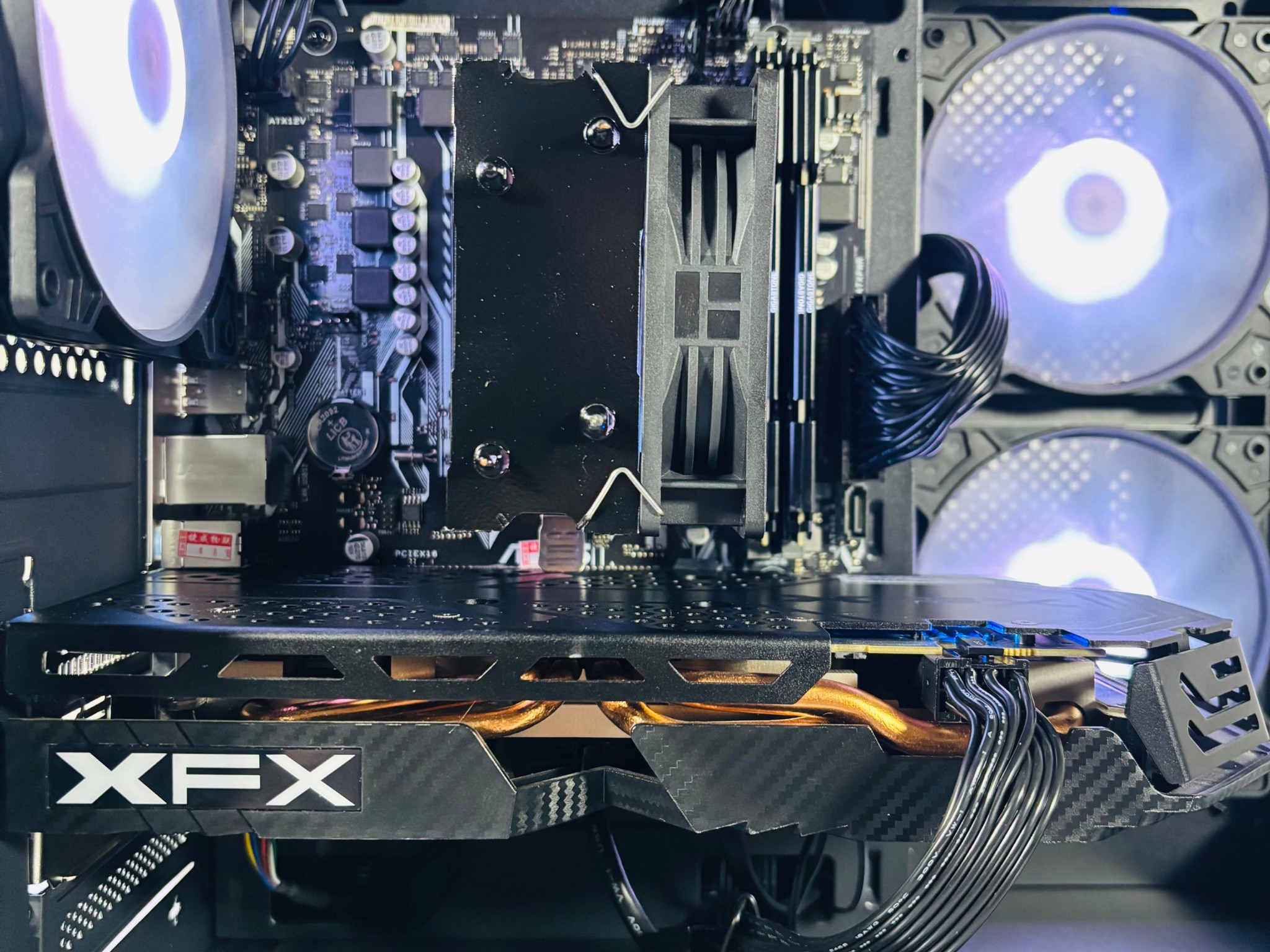 ⚪️⚫️ | Ryzen 5 1600X + RX 580 8GB | 16GB | WiFi & BT INCLUDED