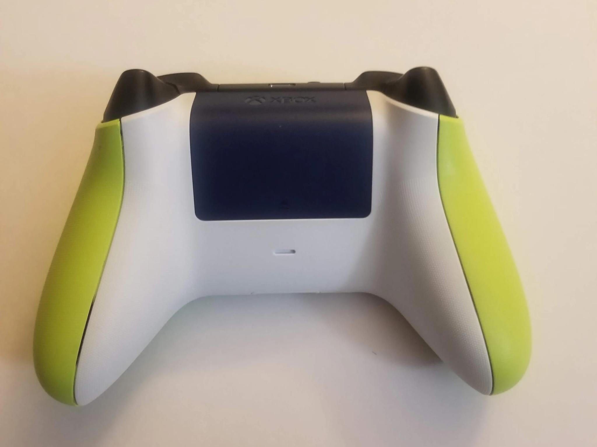 Xbox Core Wireless Controller Electric Volt Xbox Series X|S Xbox One Windows
