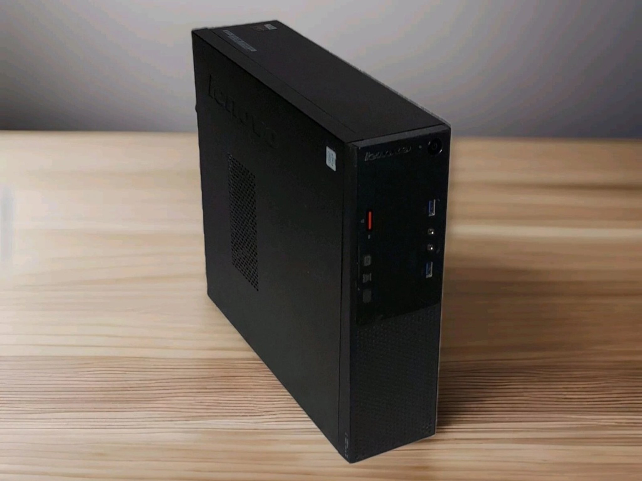 Lenovo Mini Gaming tower, i5, K1200 4GB, 8GB RAM, Windows 11