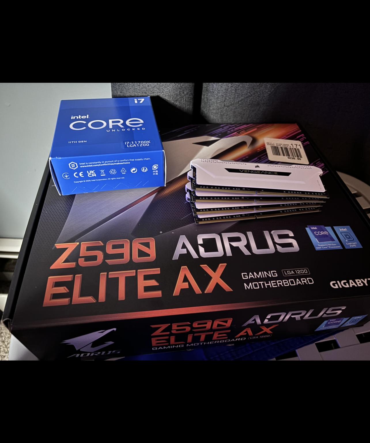 Intel I7-11700K + Gigabyte Z590 Aorus Elite AX + Corsair Vengeance RGB RAM 4x8