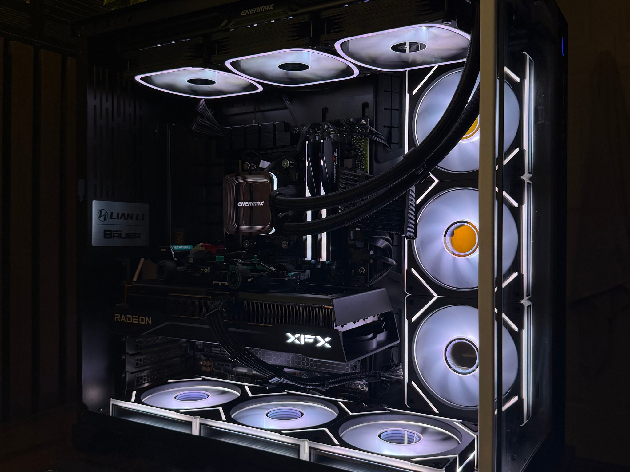 Radeon RX 9060 XT 16GB Custom Gaming PC - Ryzen 7 7700X, 32GB RAM, 1TB NVMe SSD