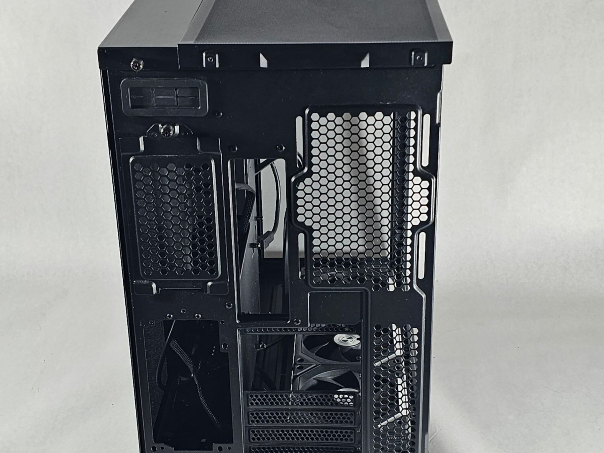 Lian Li PC Case 489 w\ Tempered Glass and 6 RGB Fans