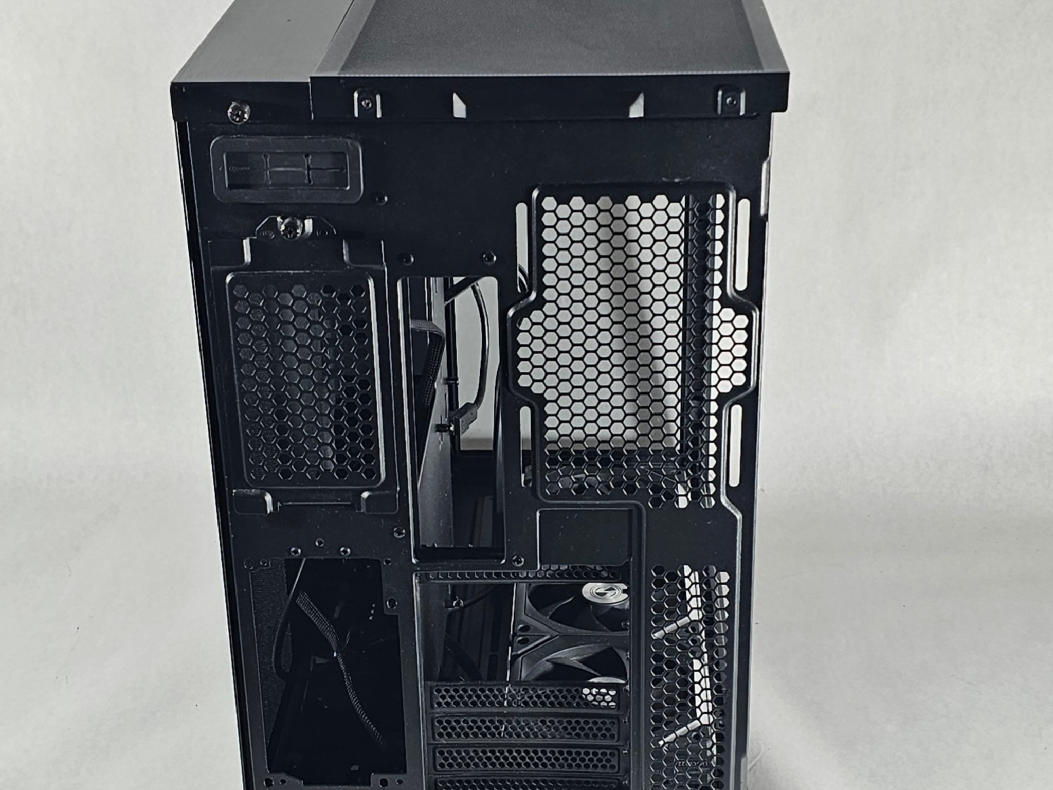 Lian Li PC Case 489 w\ Tempered Glass and 6 RGB Fans