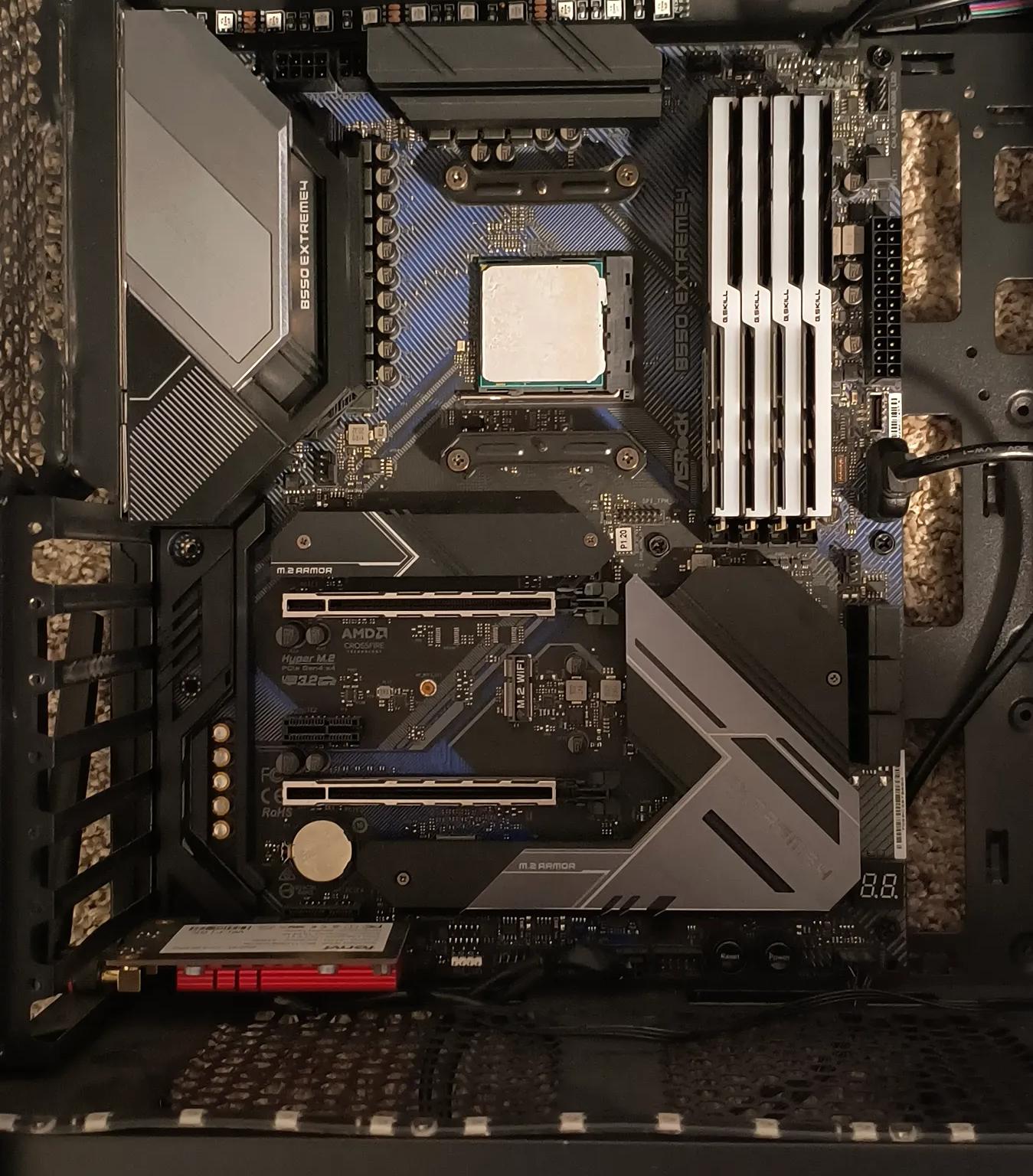 B550 Extreme Wifi 5700G 32Gb 3600 CL14